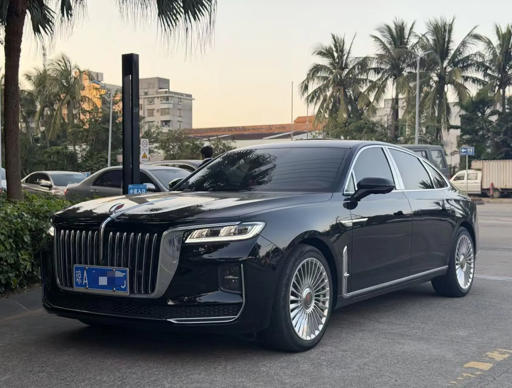 Hongqi H9  из Китая