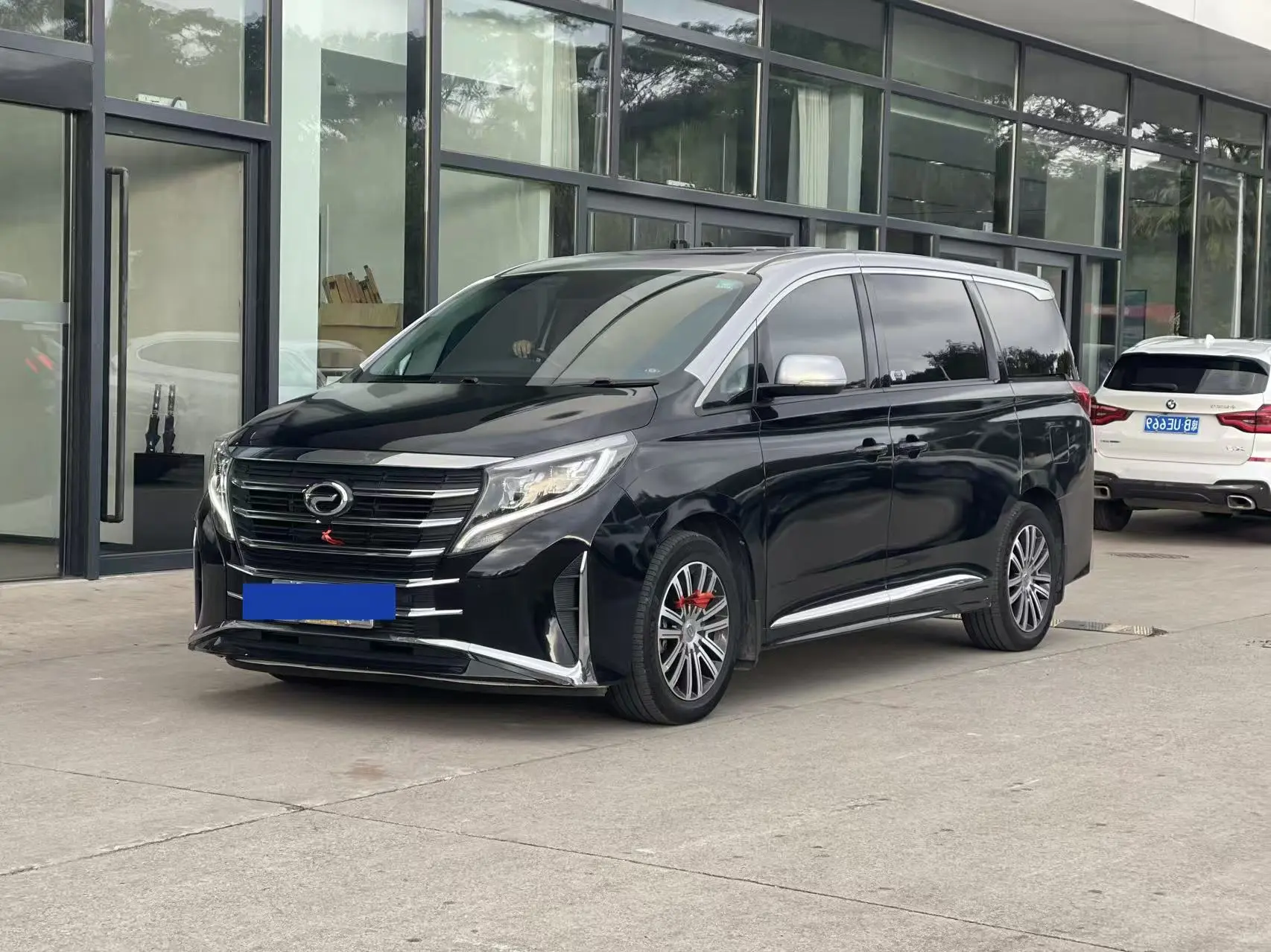GAC Trumpchi M8  из Китая