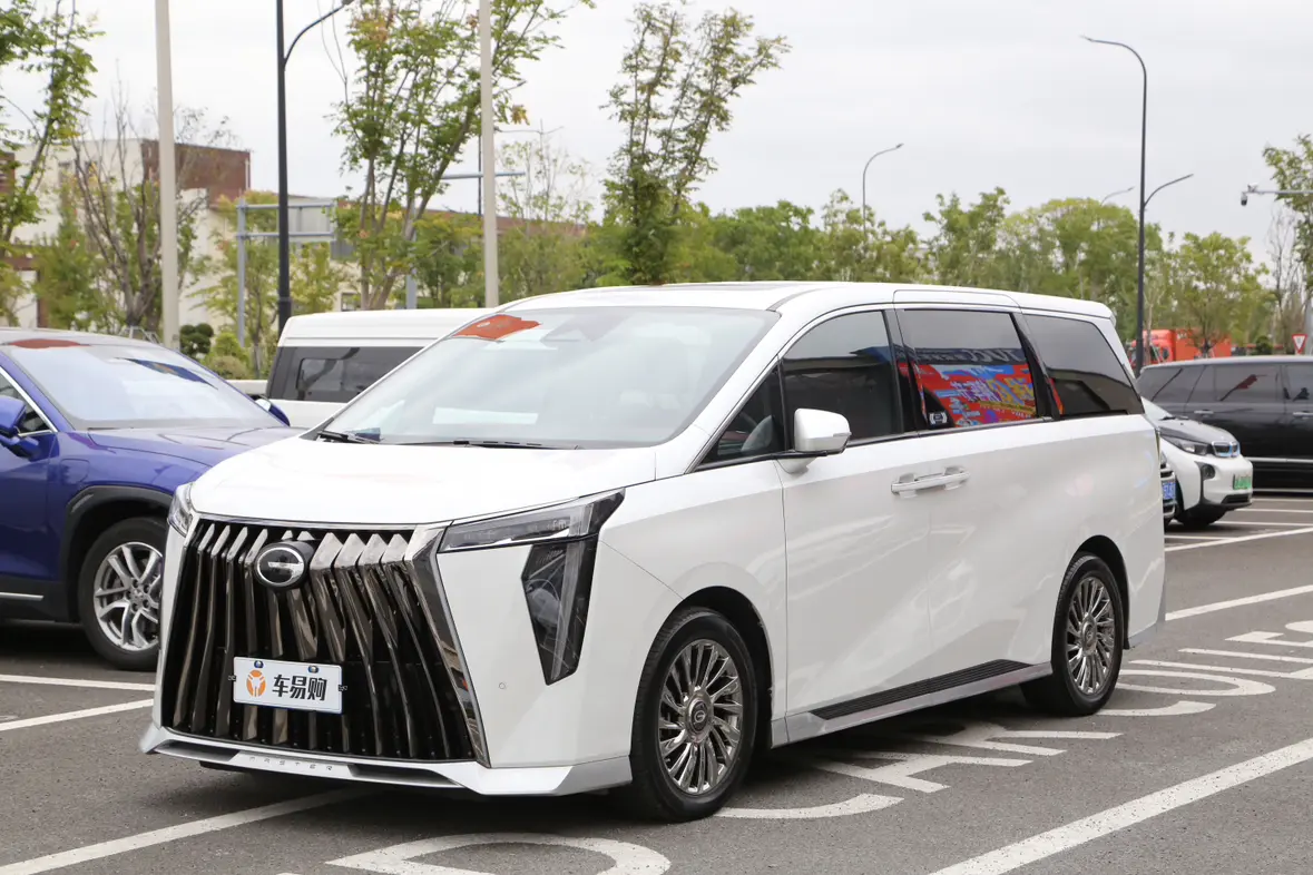 GAC Trumpchi M8  из Китая