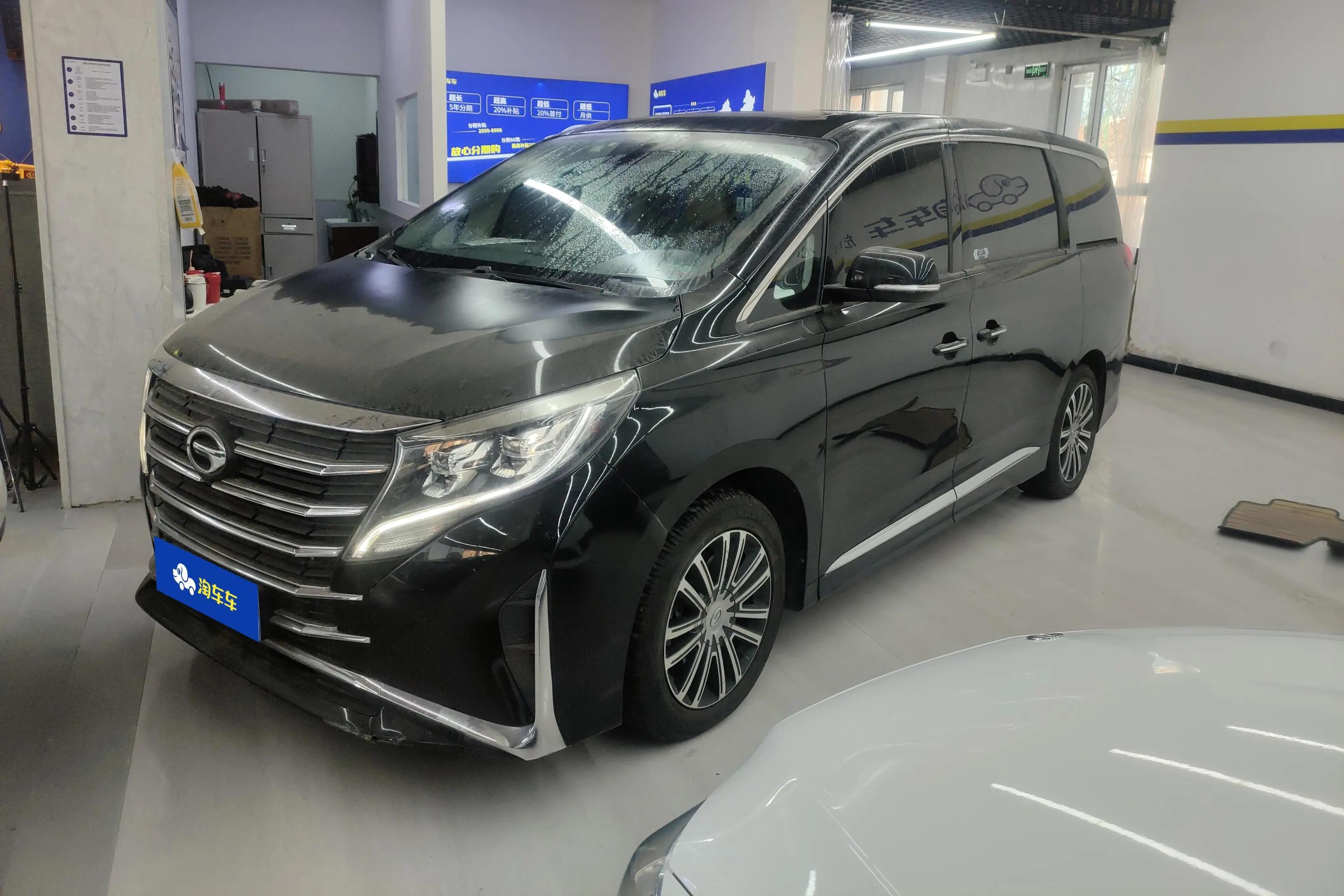 GAC Trumpchi M8  из Китая