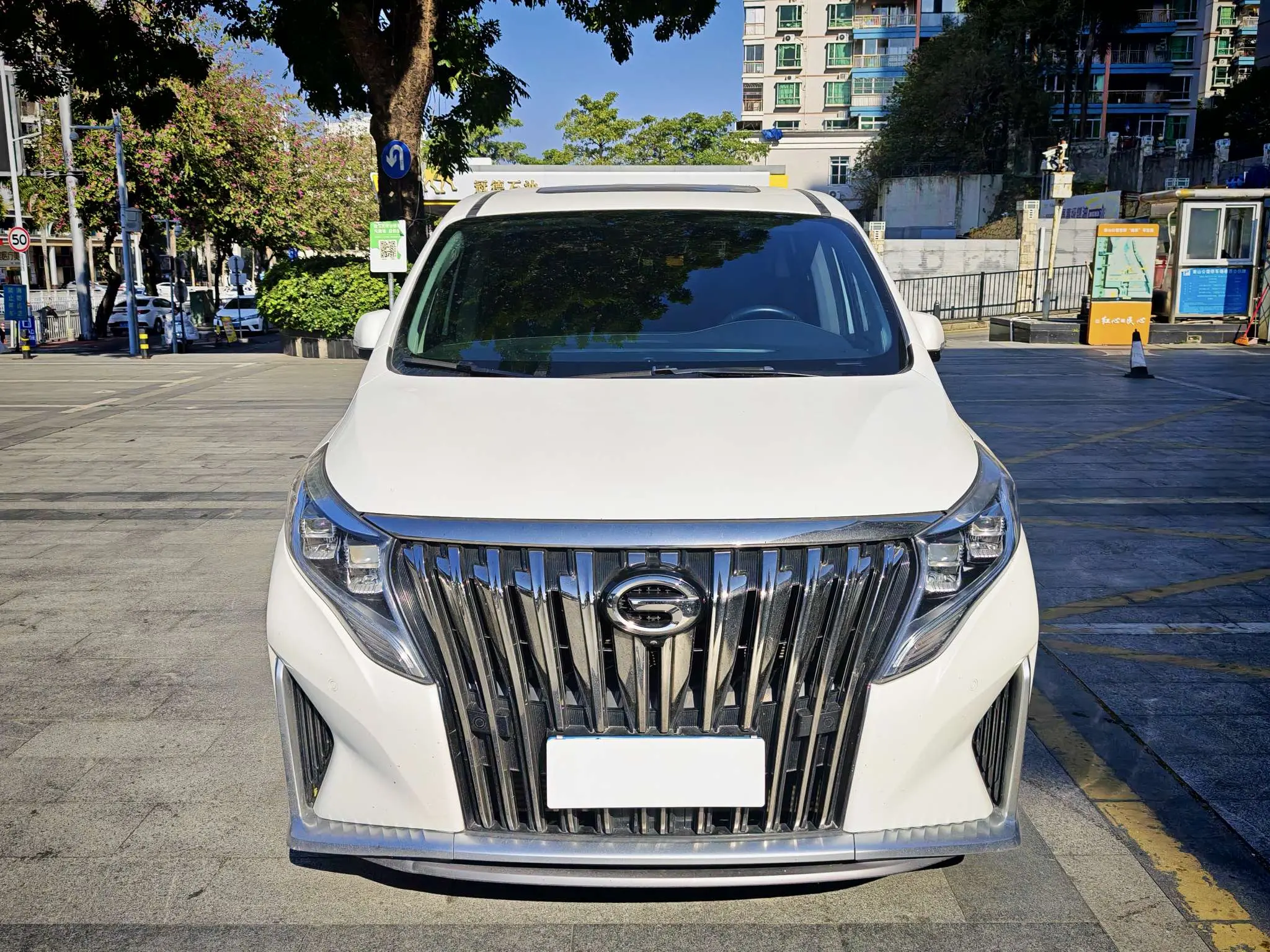 GAC Trumpchi M8  из Китая