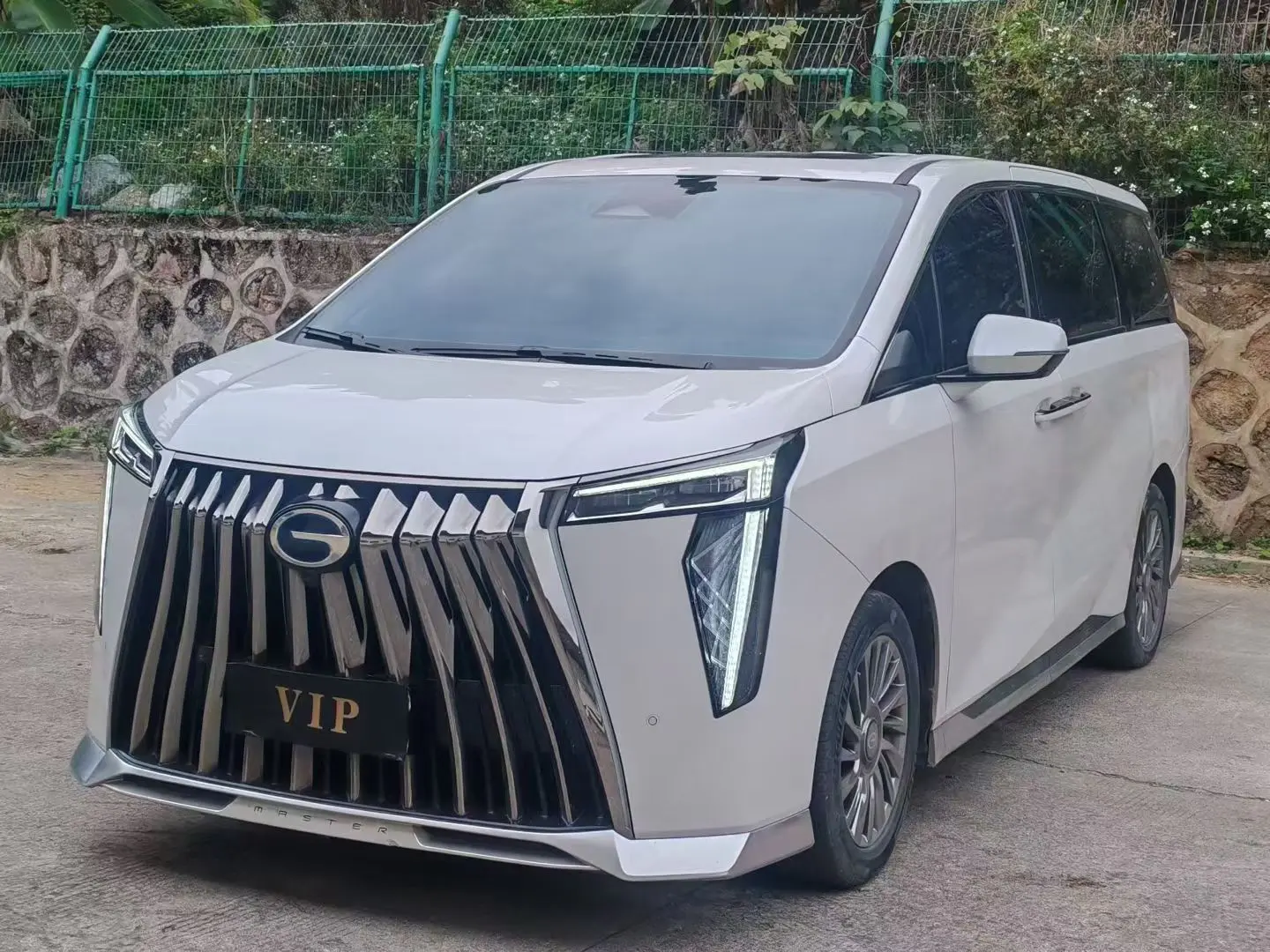 GAC Trumpchi M8  из Китая