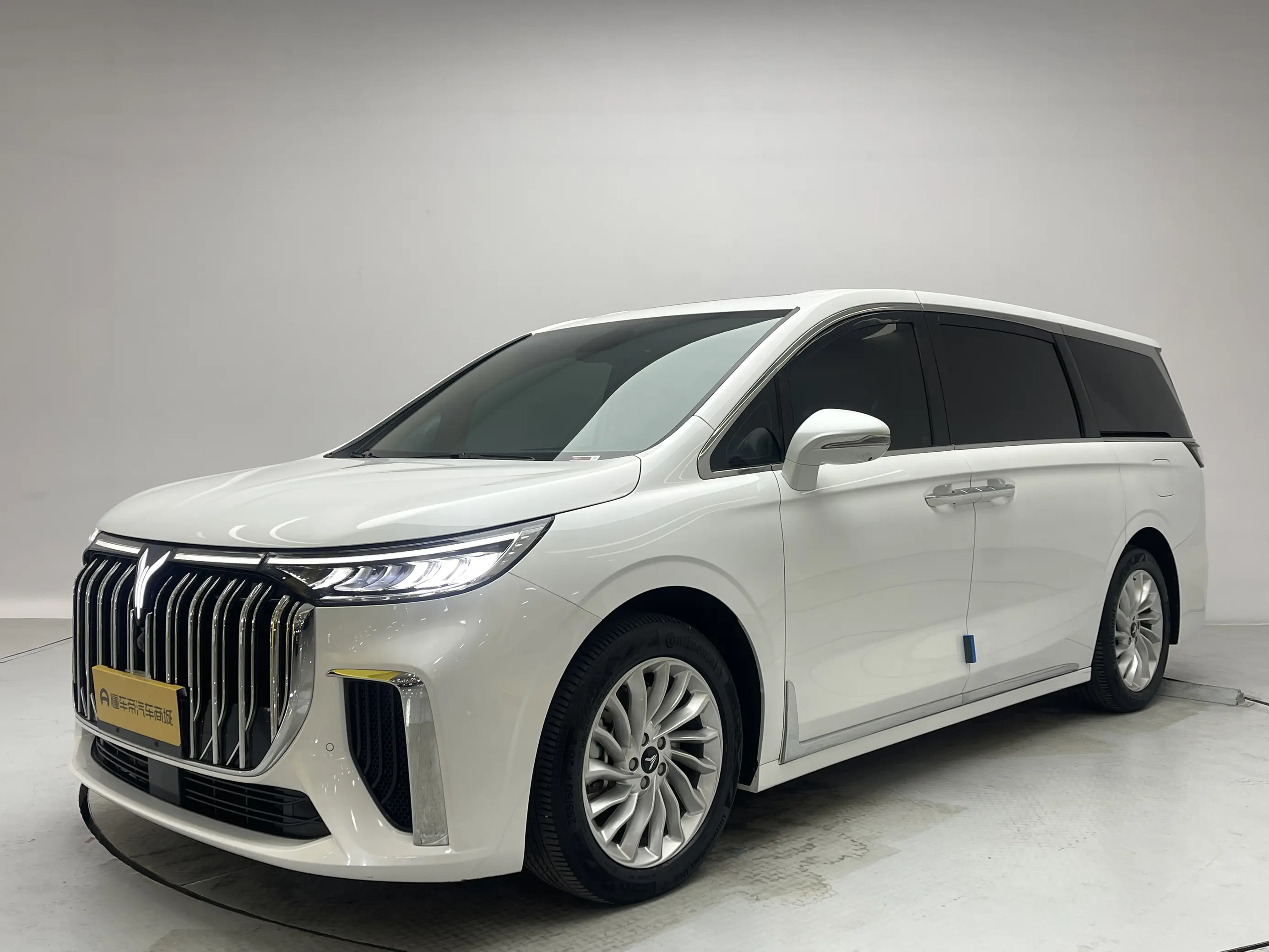 Voyah Lantu Dreamer PHEV  из Китая