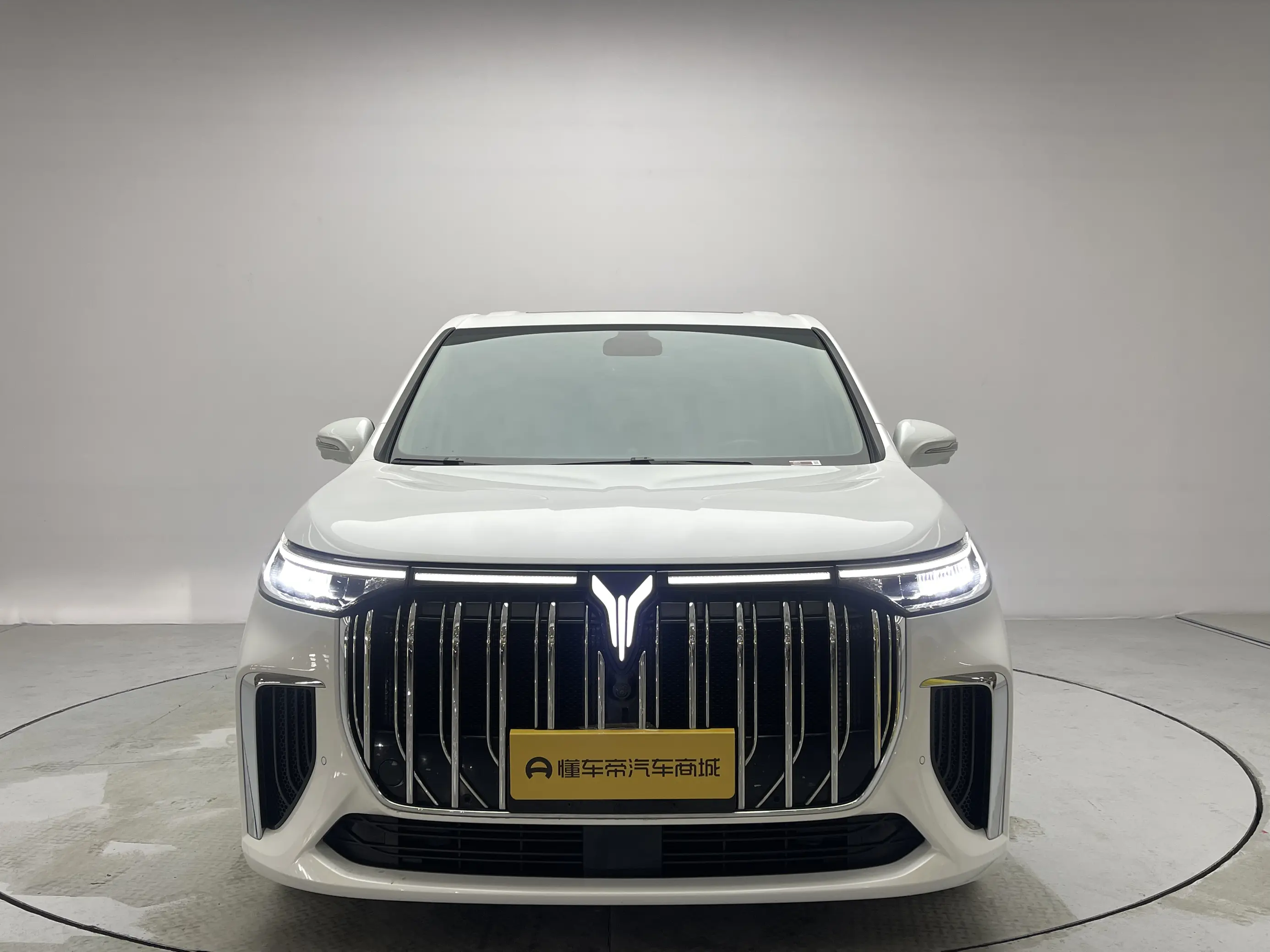 Voyah Lantu Dreamer PHEV  из Китая