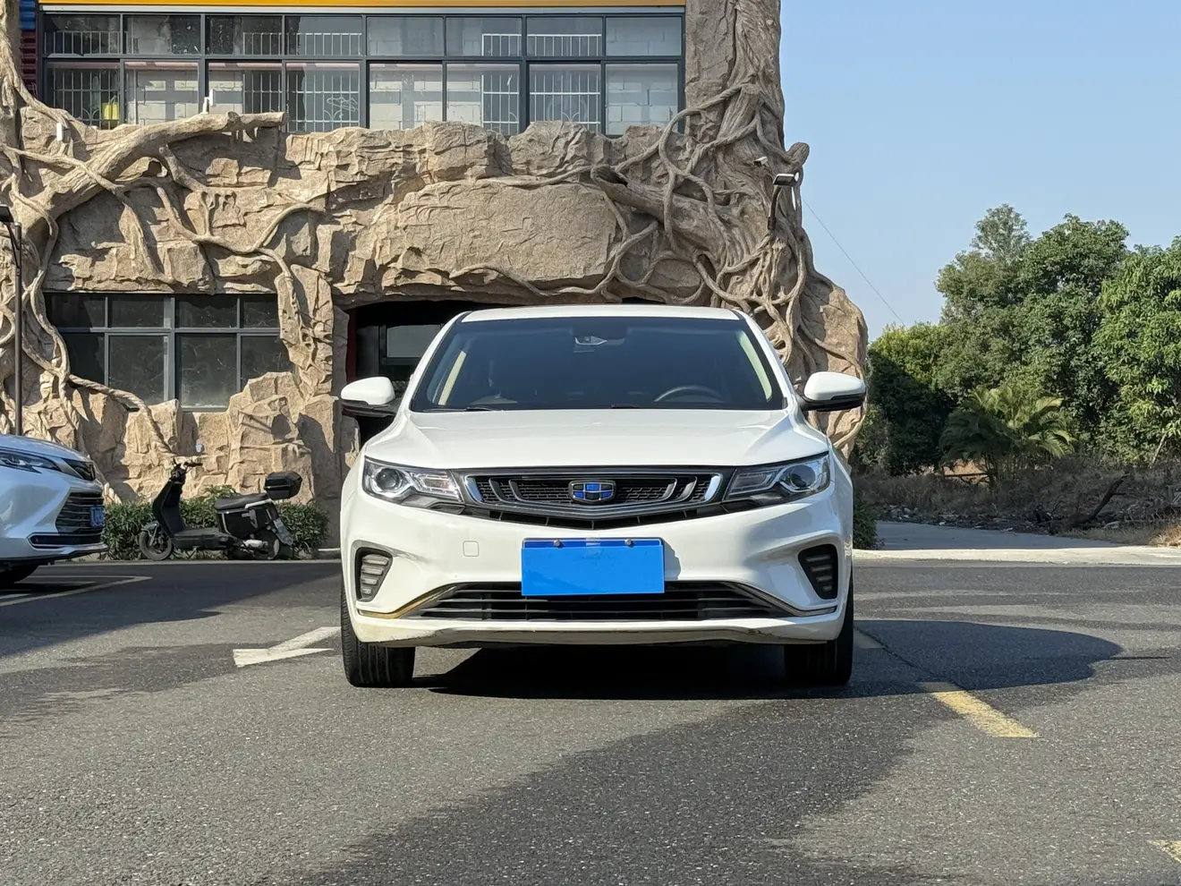 Geely Emgrand GL  из Китая