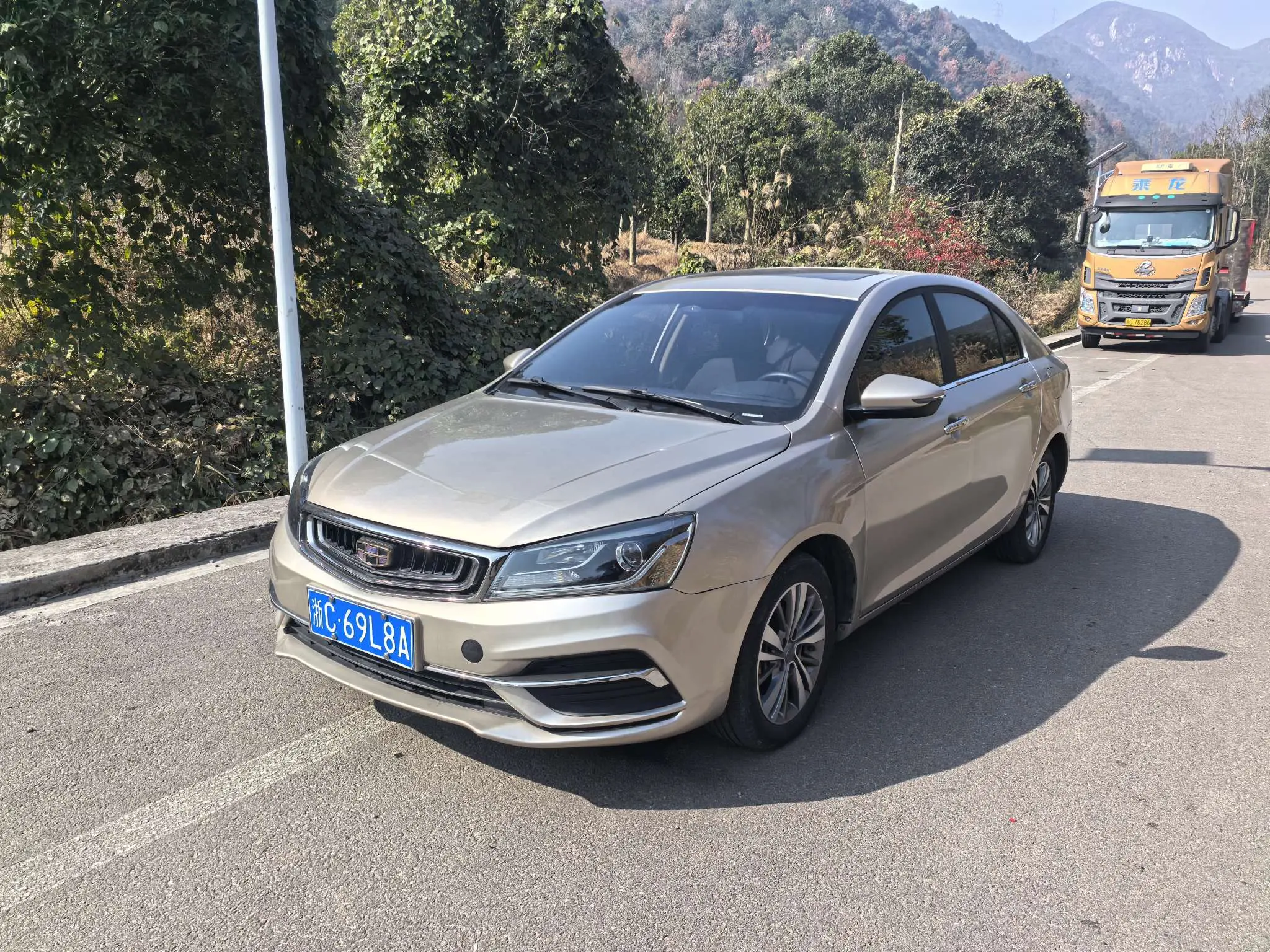 Geely Emgrand  из Китая