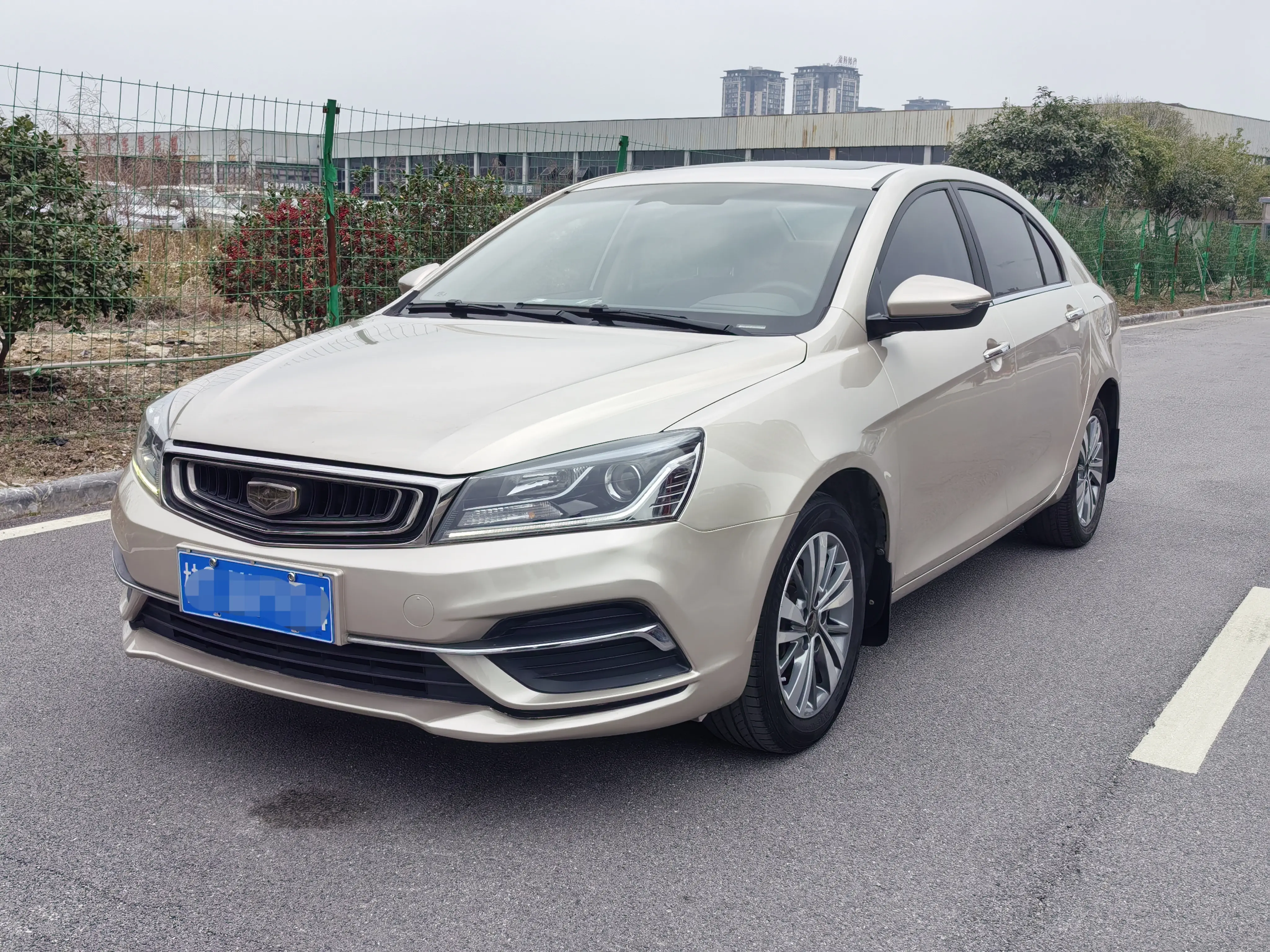 Geely Emgrand  из Китая