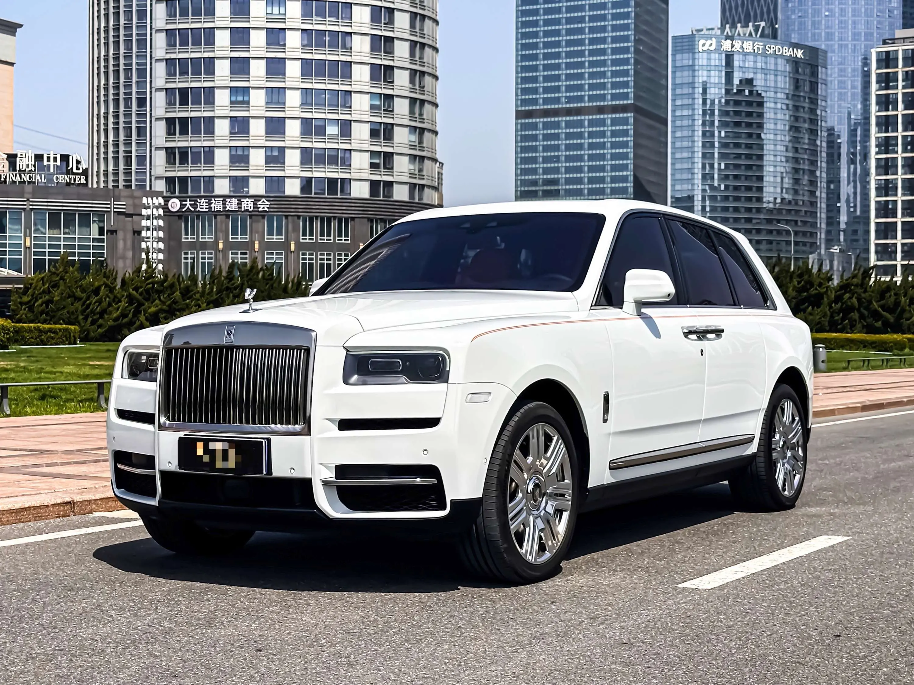 Rolls Royce Cullinan  из Китая