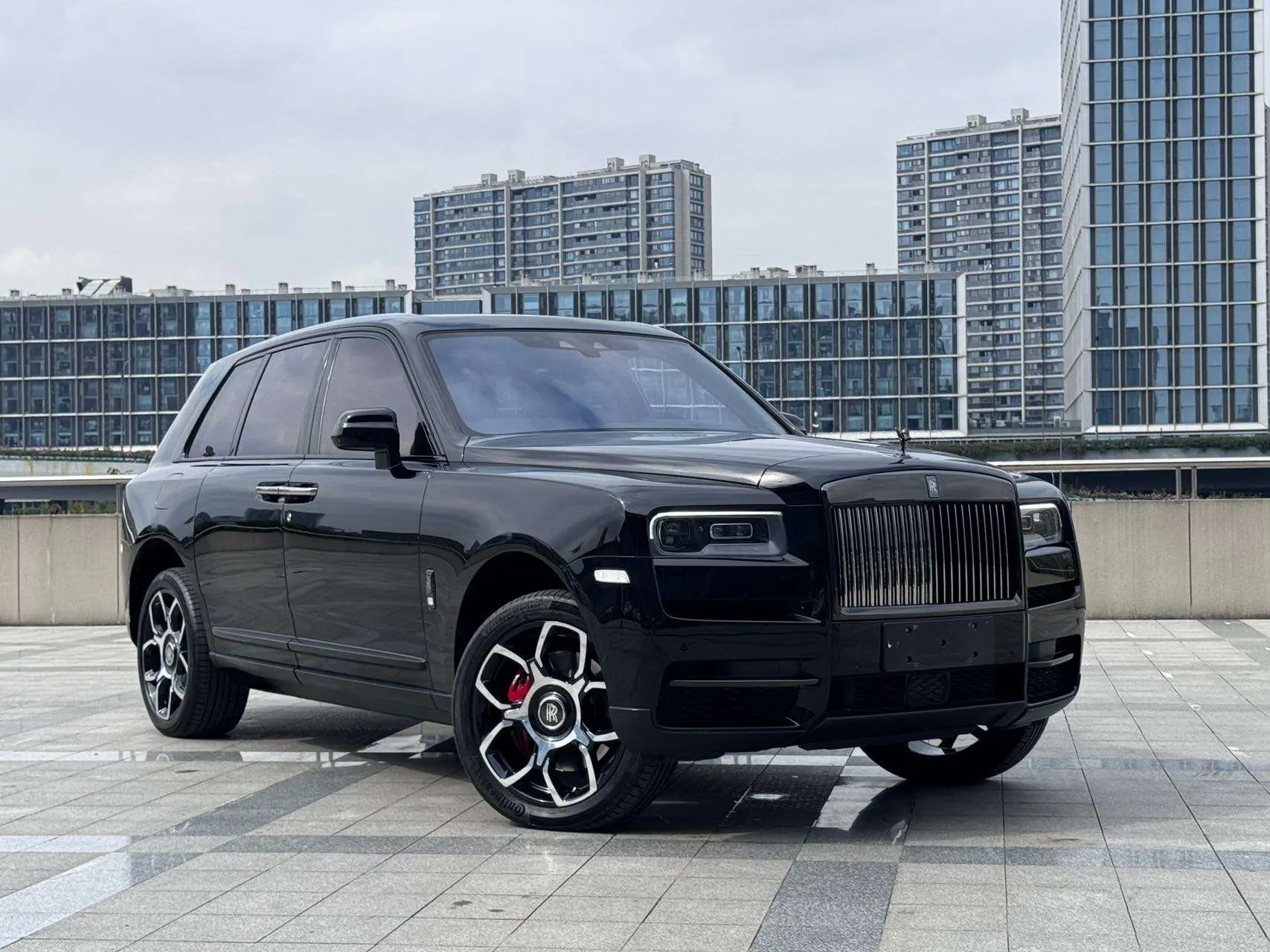 Rolls Royce Cullinan  из Китая