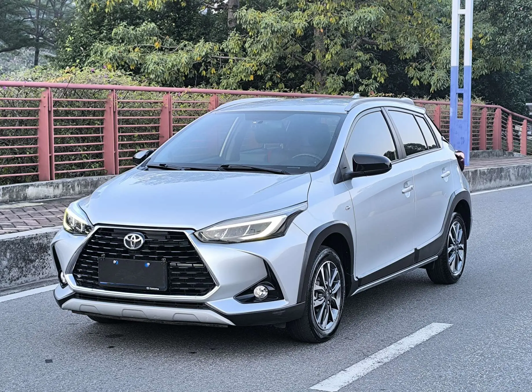 Toyota Yaris L  из Китая