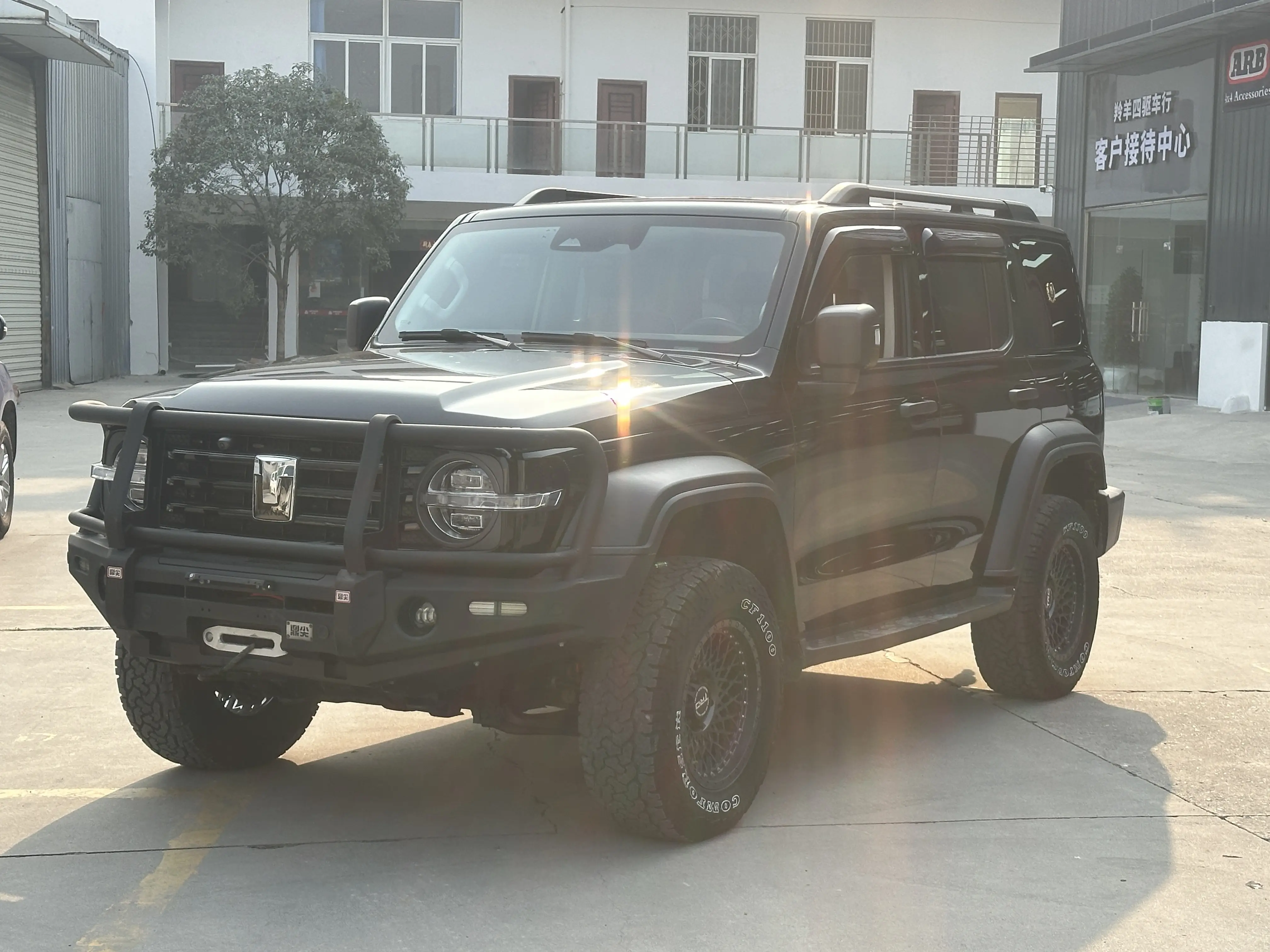 Tank 300  из Китая