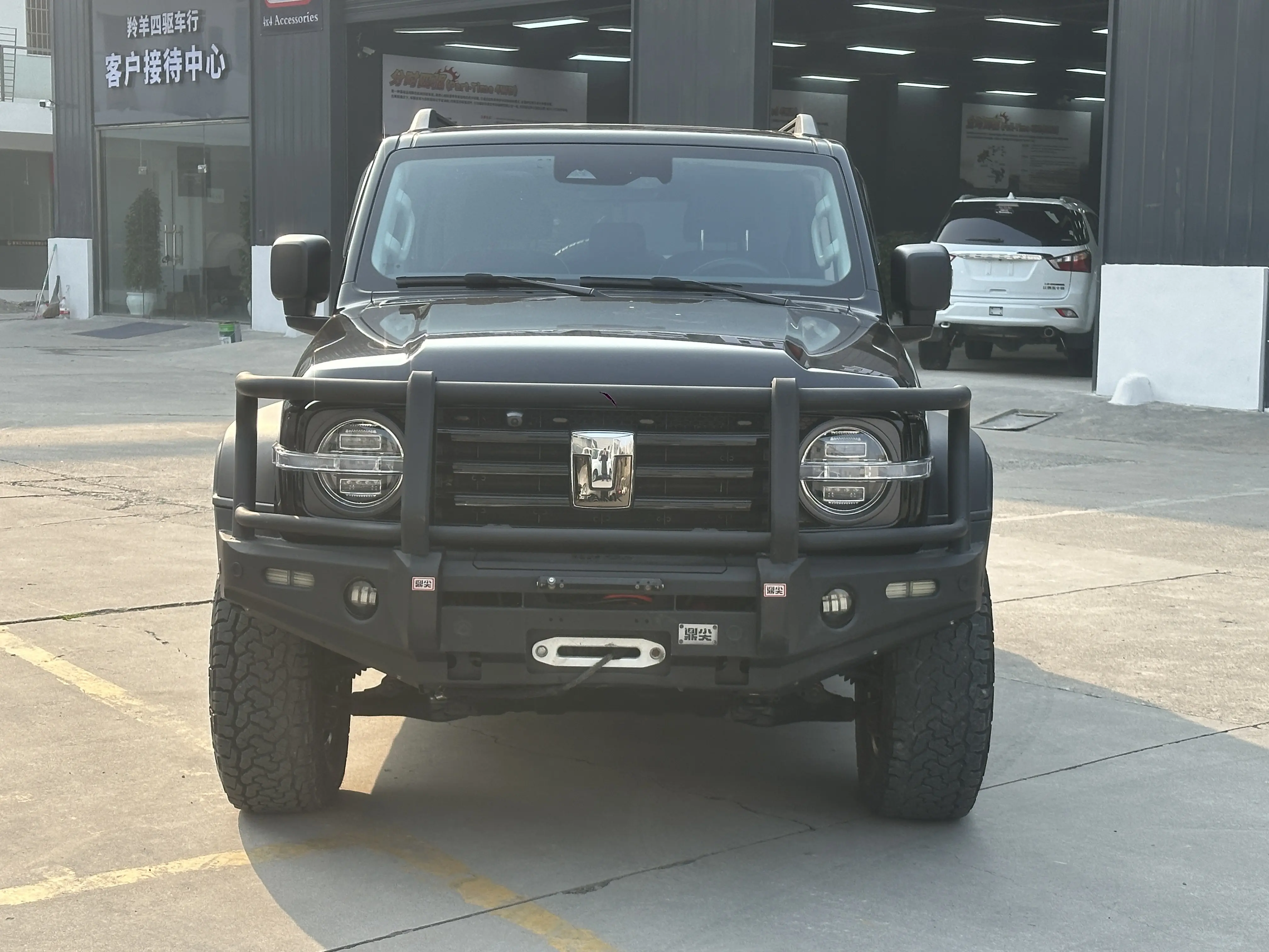 Tank 300  из Китая