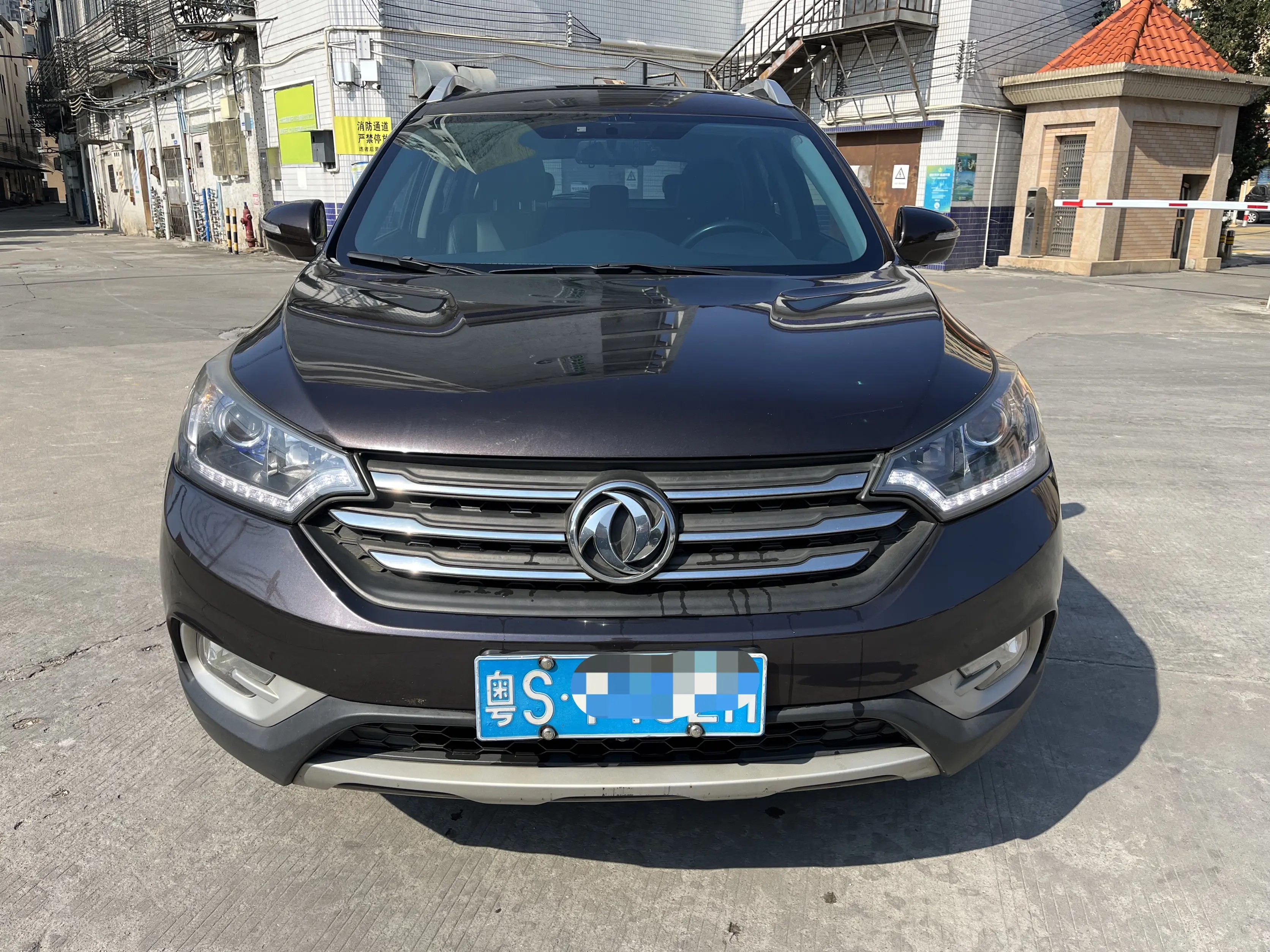 Dongfeng Fengshen AX7  из Китая