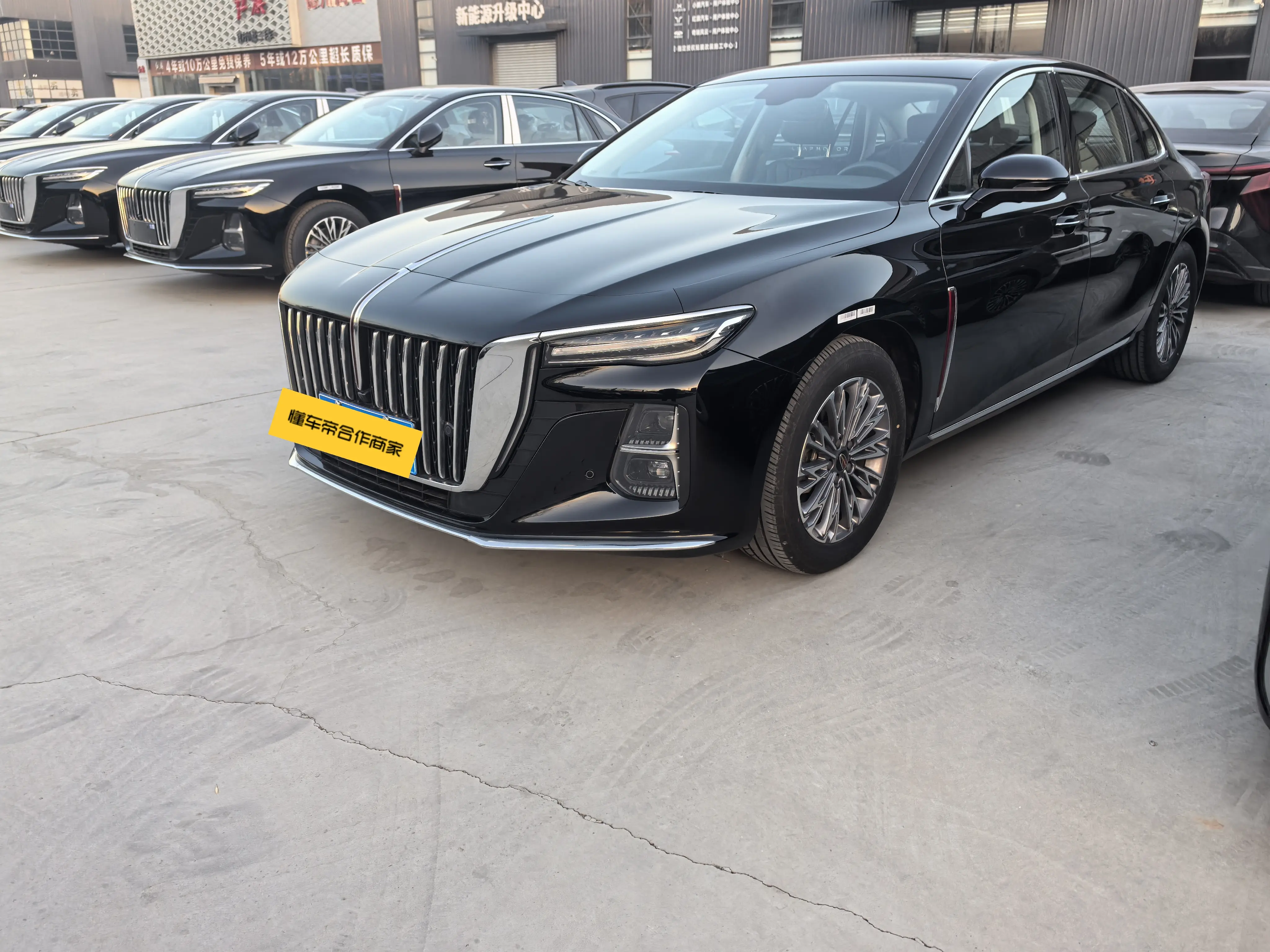 Hongqi H5  из Китая