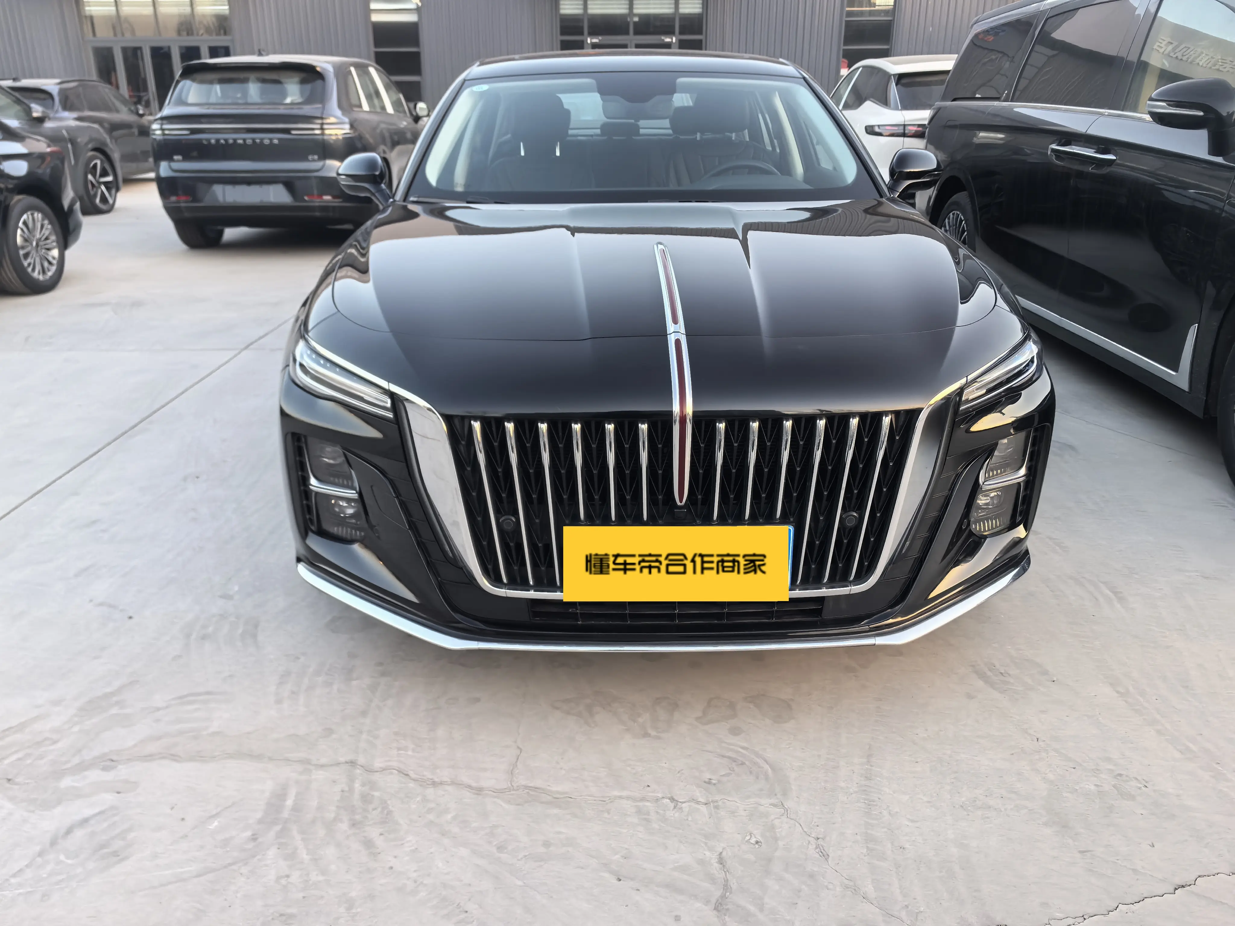 Hongqi H5  из Китая