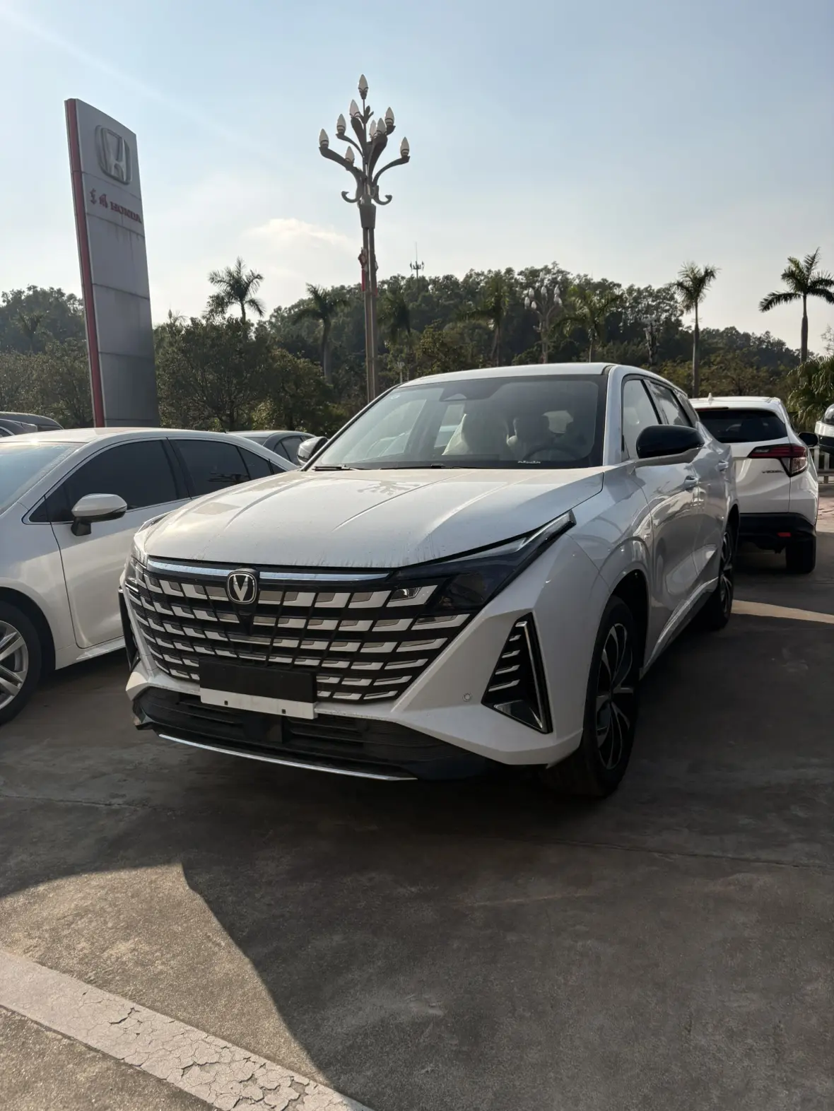 Changan UNI-Z PHEV  из Китая