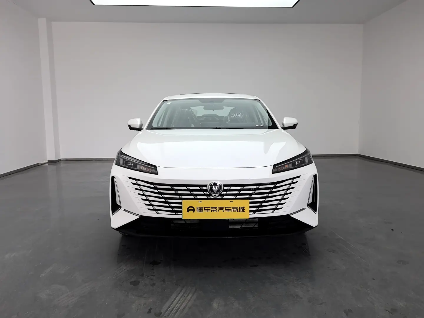 Changan Eado PHEV  из Китая