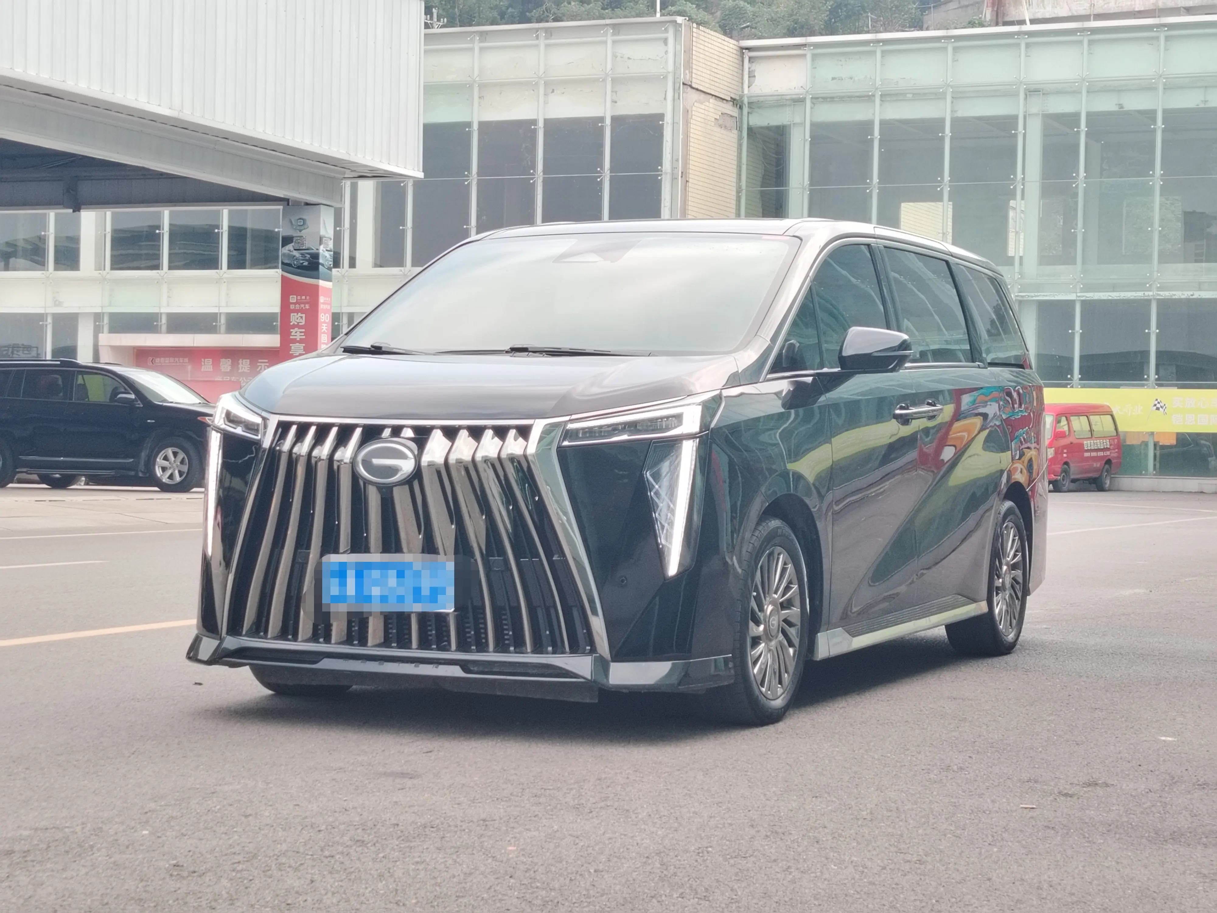 GAC Trumpchi M8  из Китая