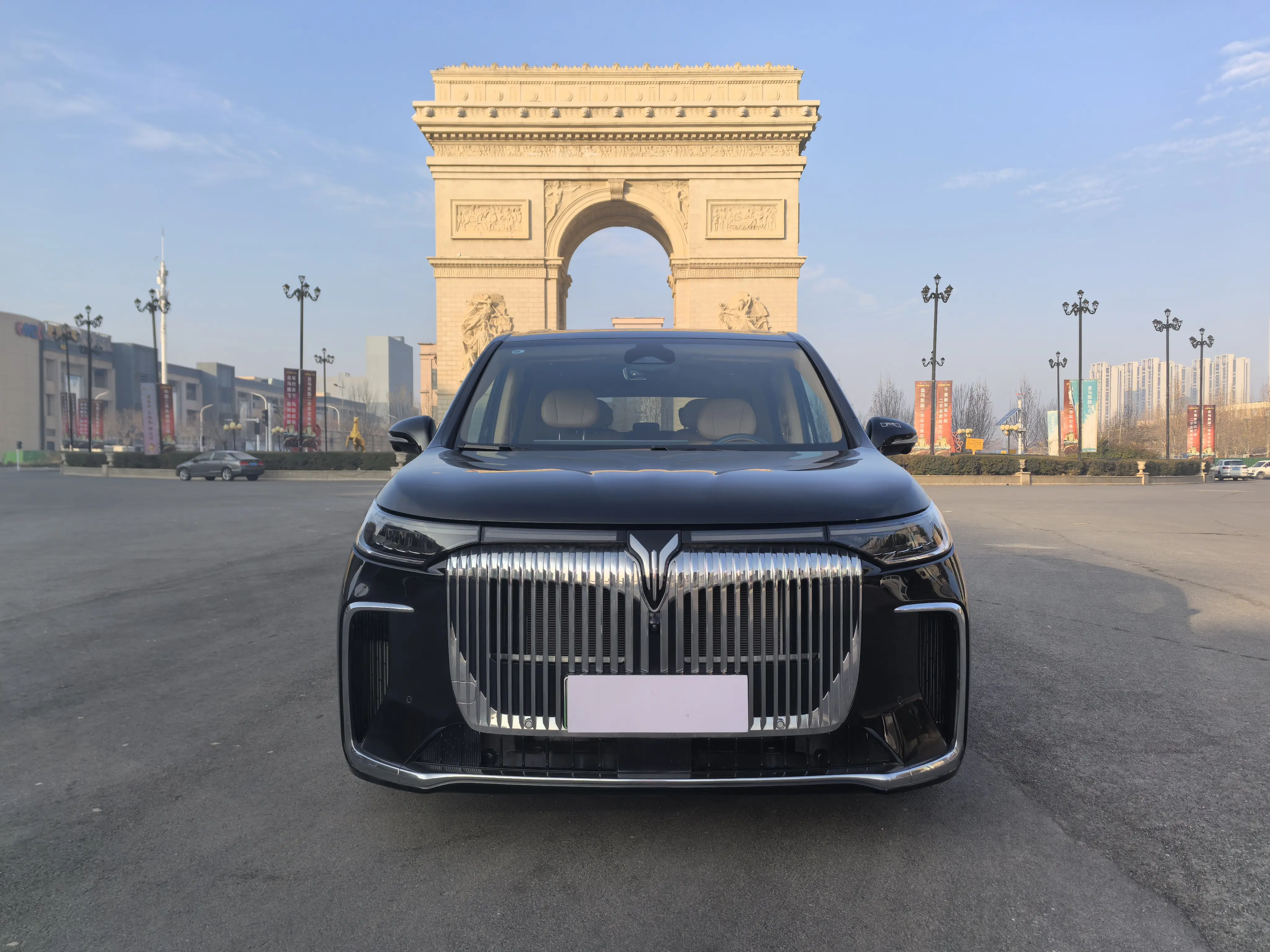 Voyah Lantu Dreamer PHEV  из Китая