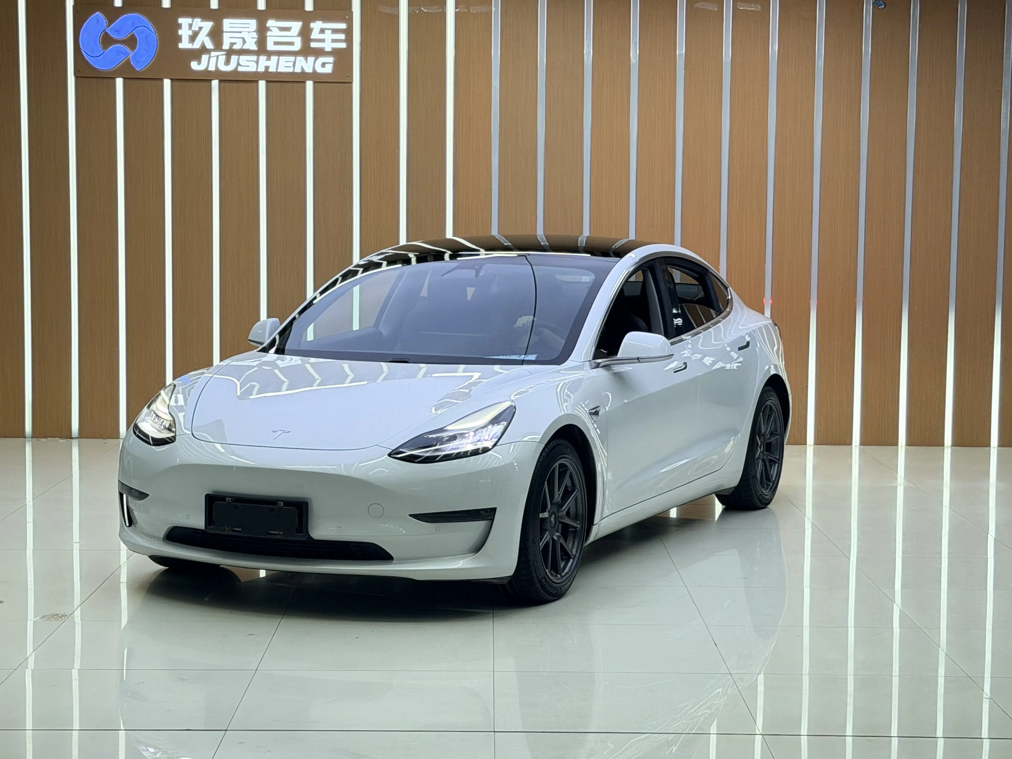 Tesla Model 3  из Китая