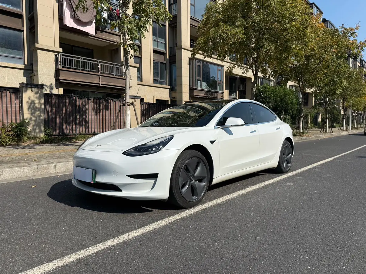 Tesla Model 3  из Китая