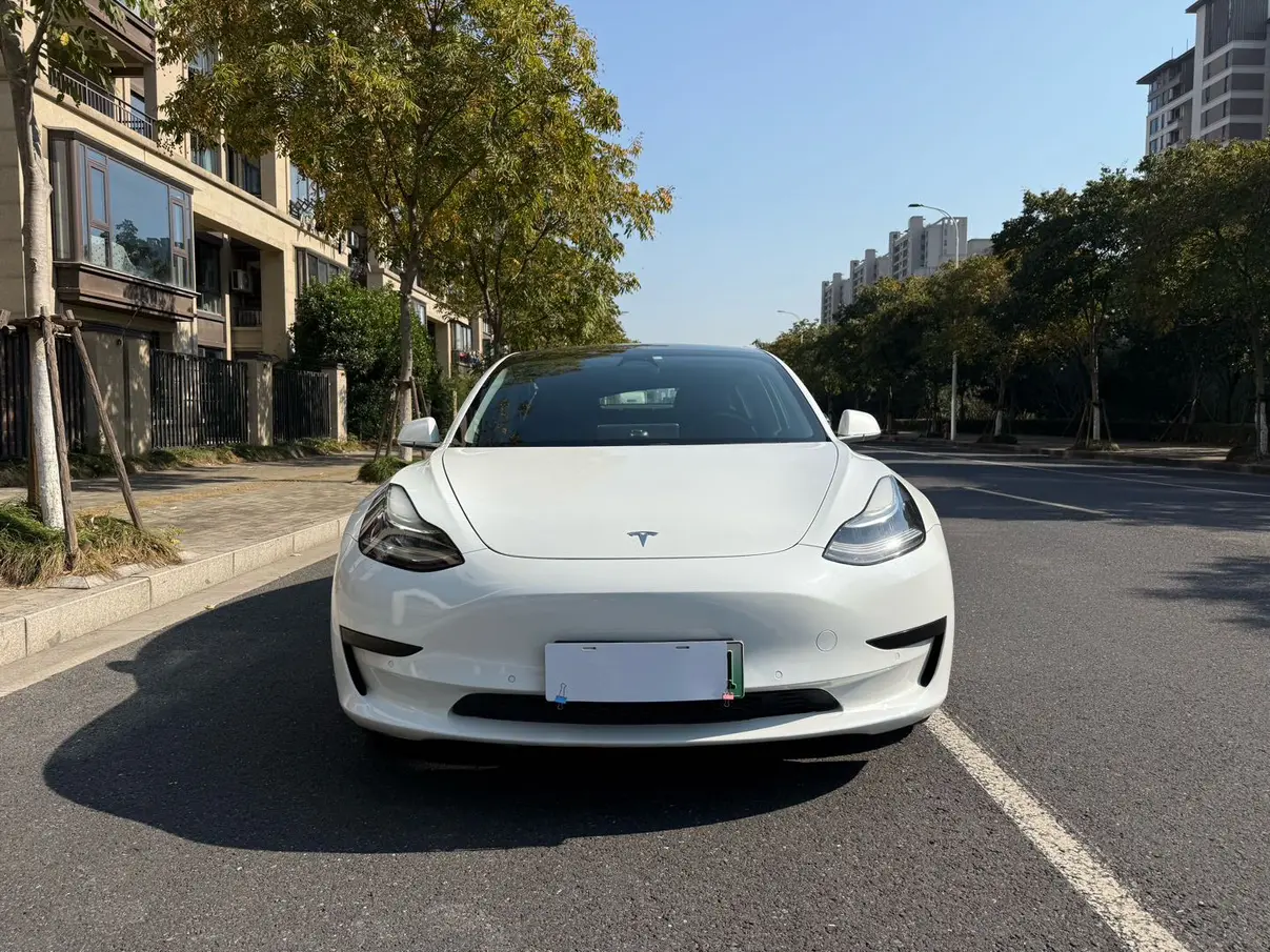 Tesla Model 3  из Китая