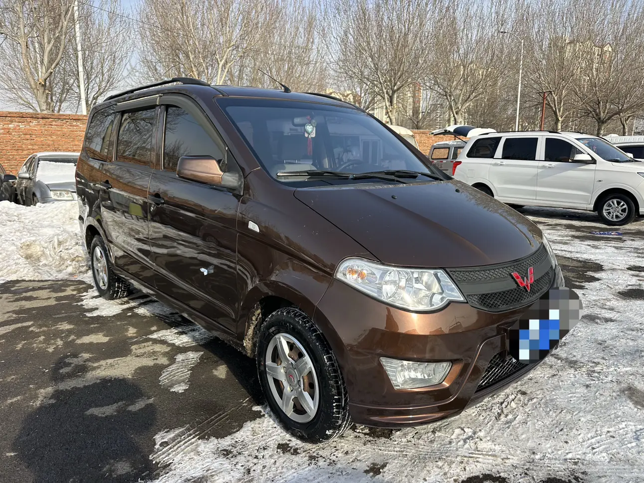 Wuling Hongguang  из Китая