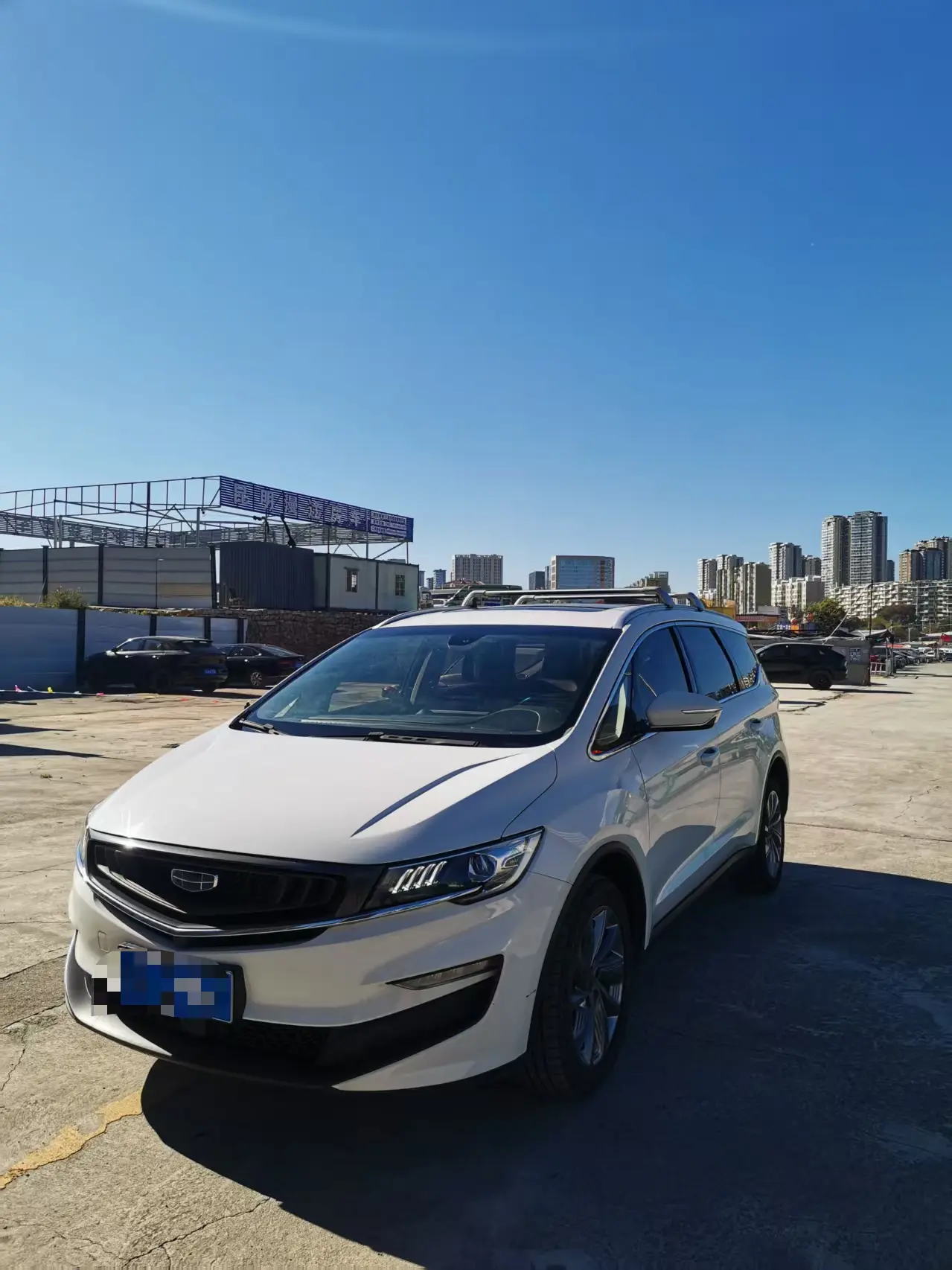 Geely Jiaji  из Китая