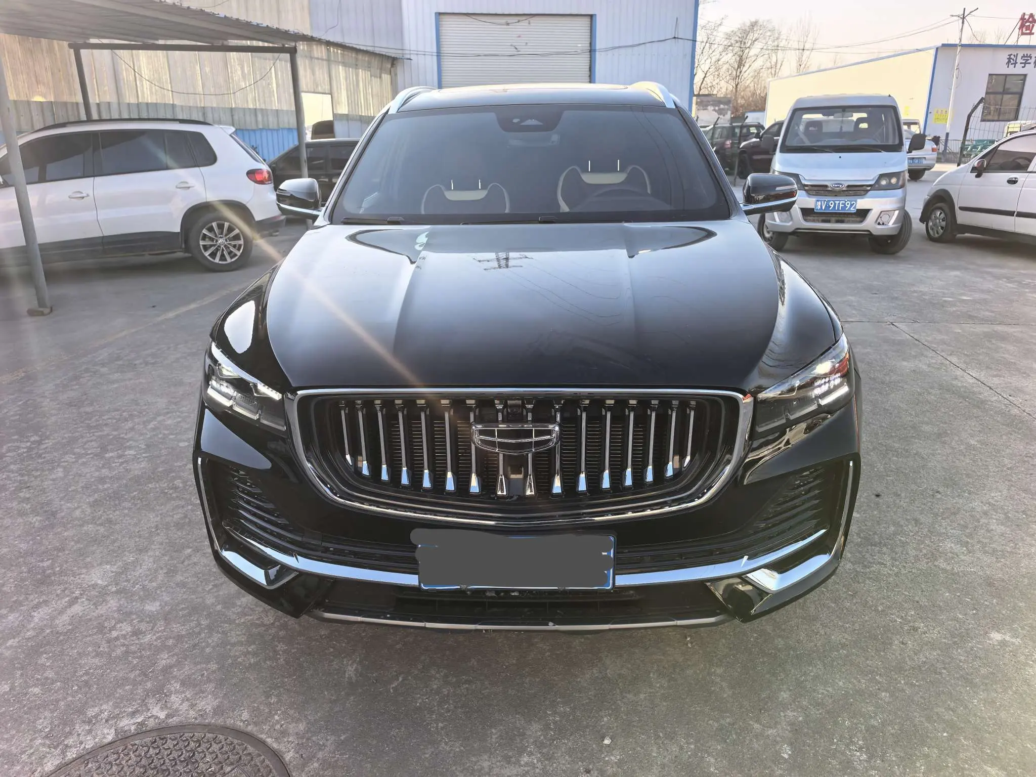 Geely Monjaro (Xingyue L)  из Китая