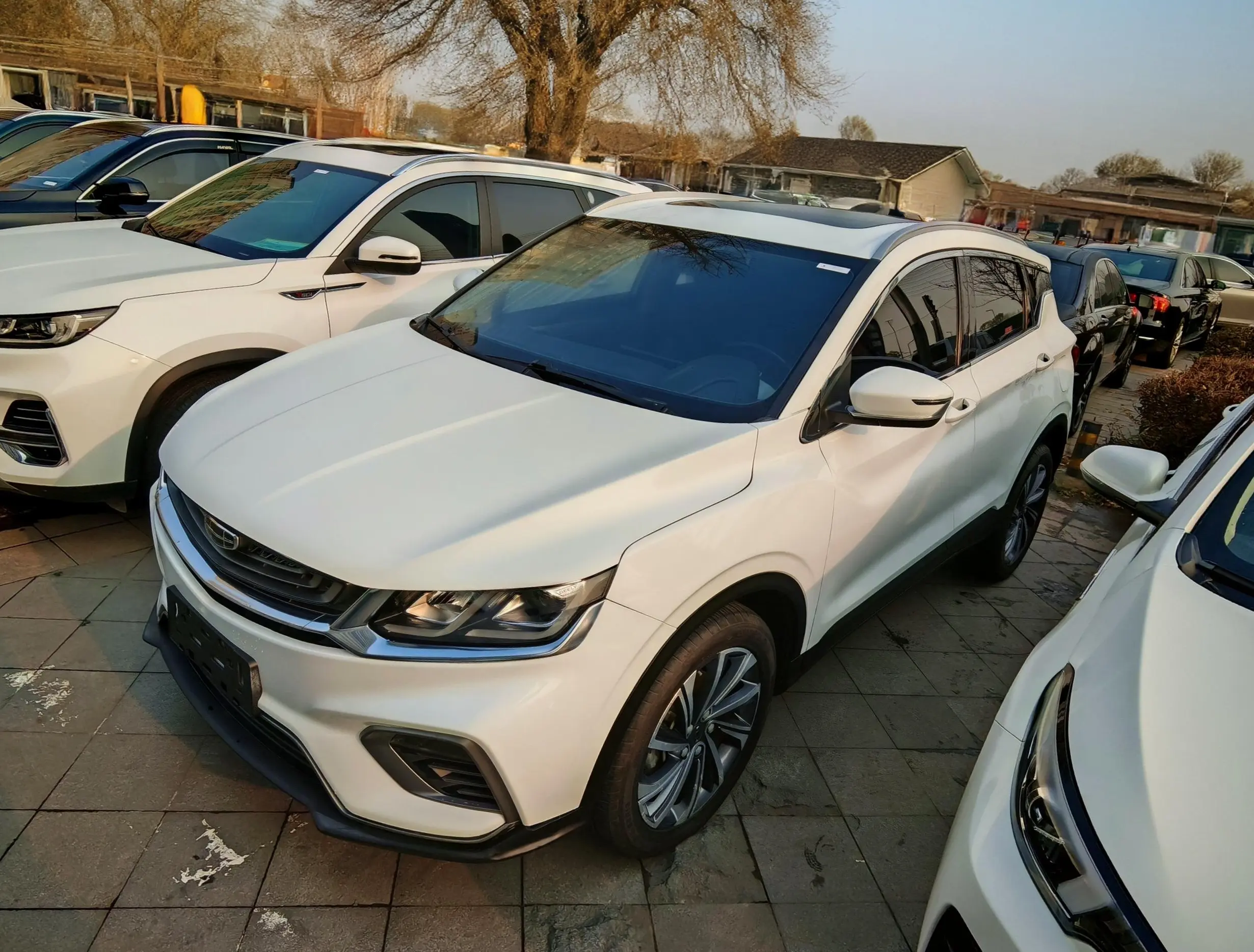 Geely Coolray SX11 (Binyue)  из Китая