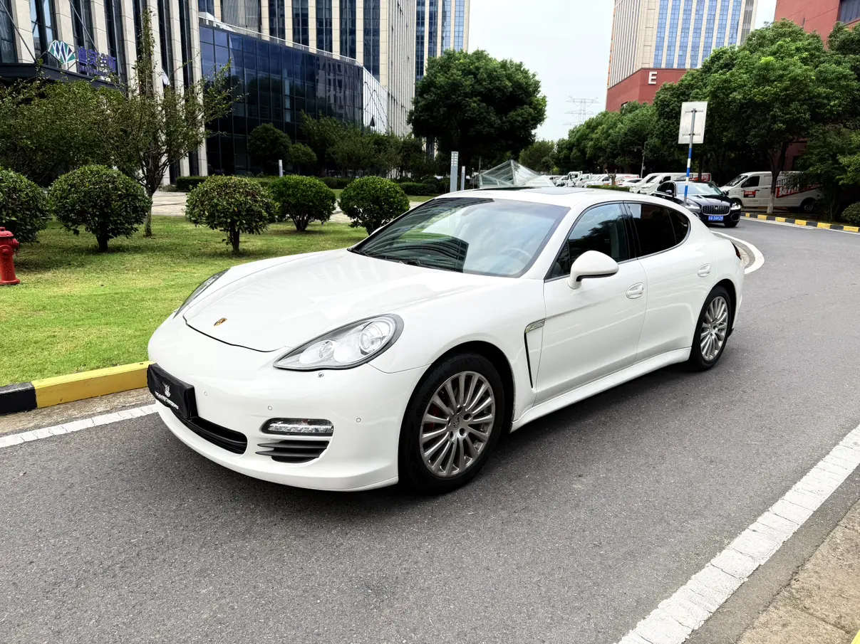 Porsche Panamera  из Китая