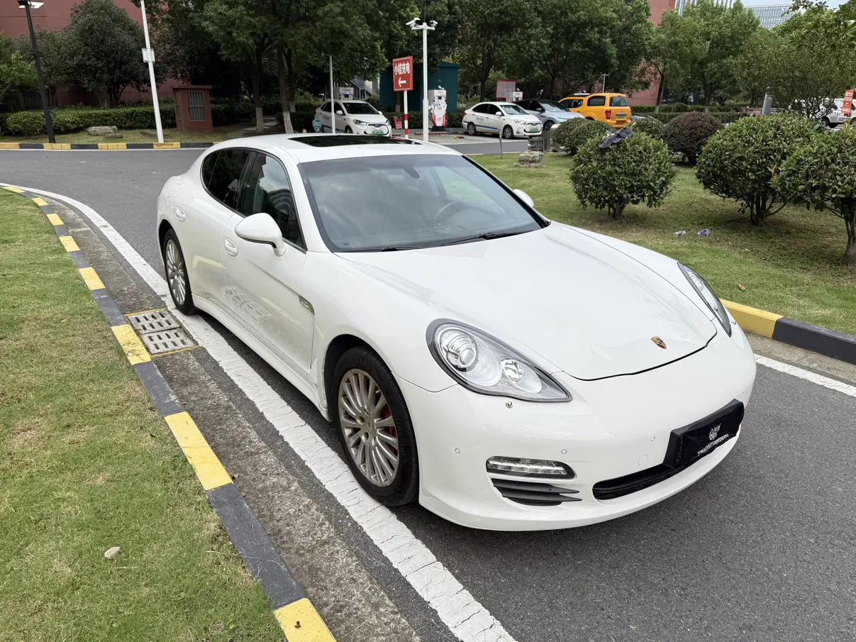 Porsche Panamera  из Китая