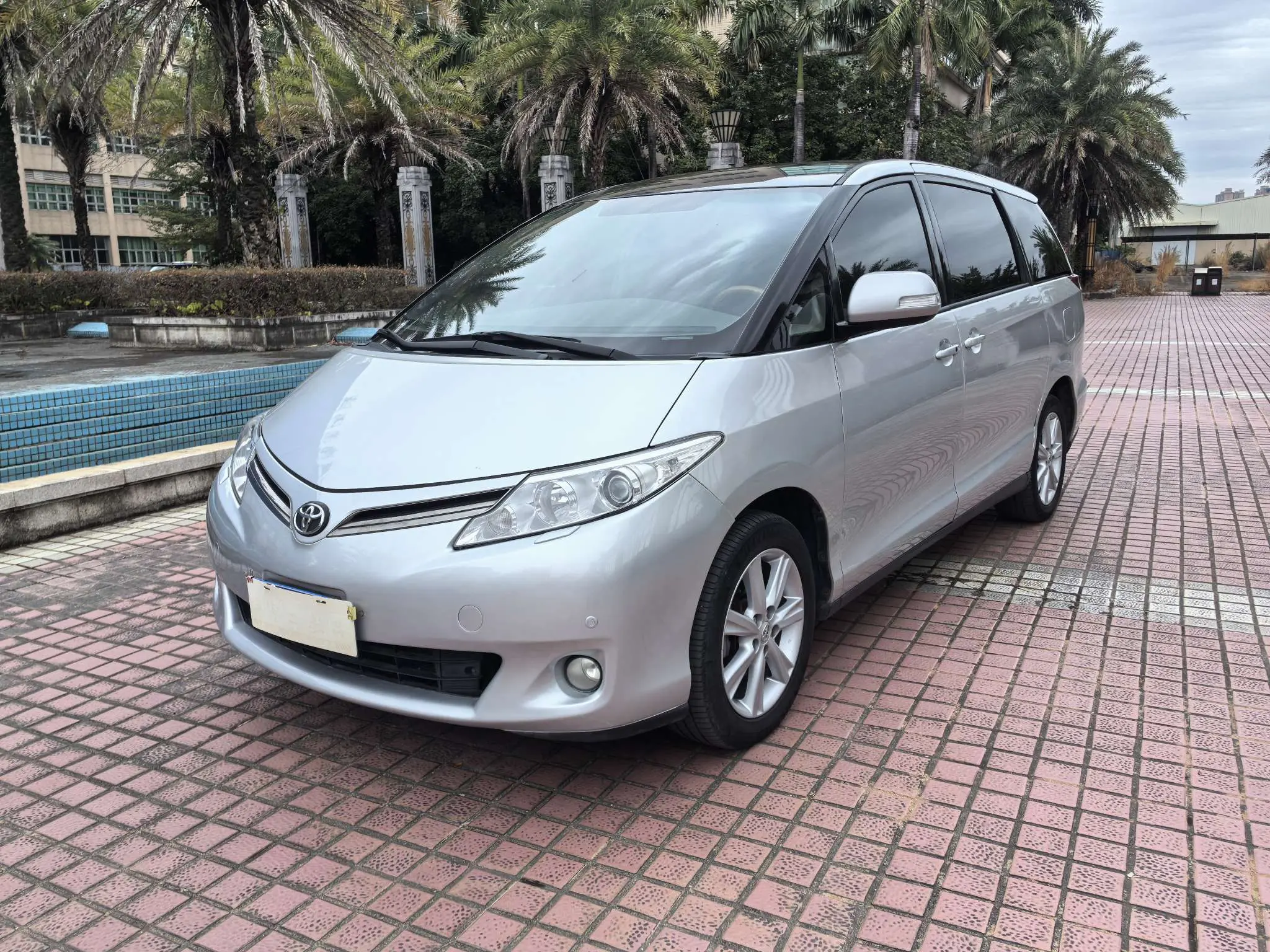 Toyota Previa  из Китая