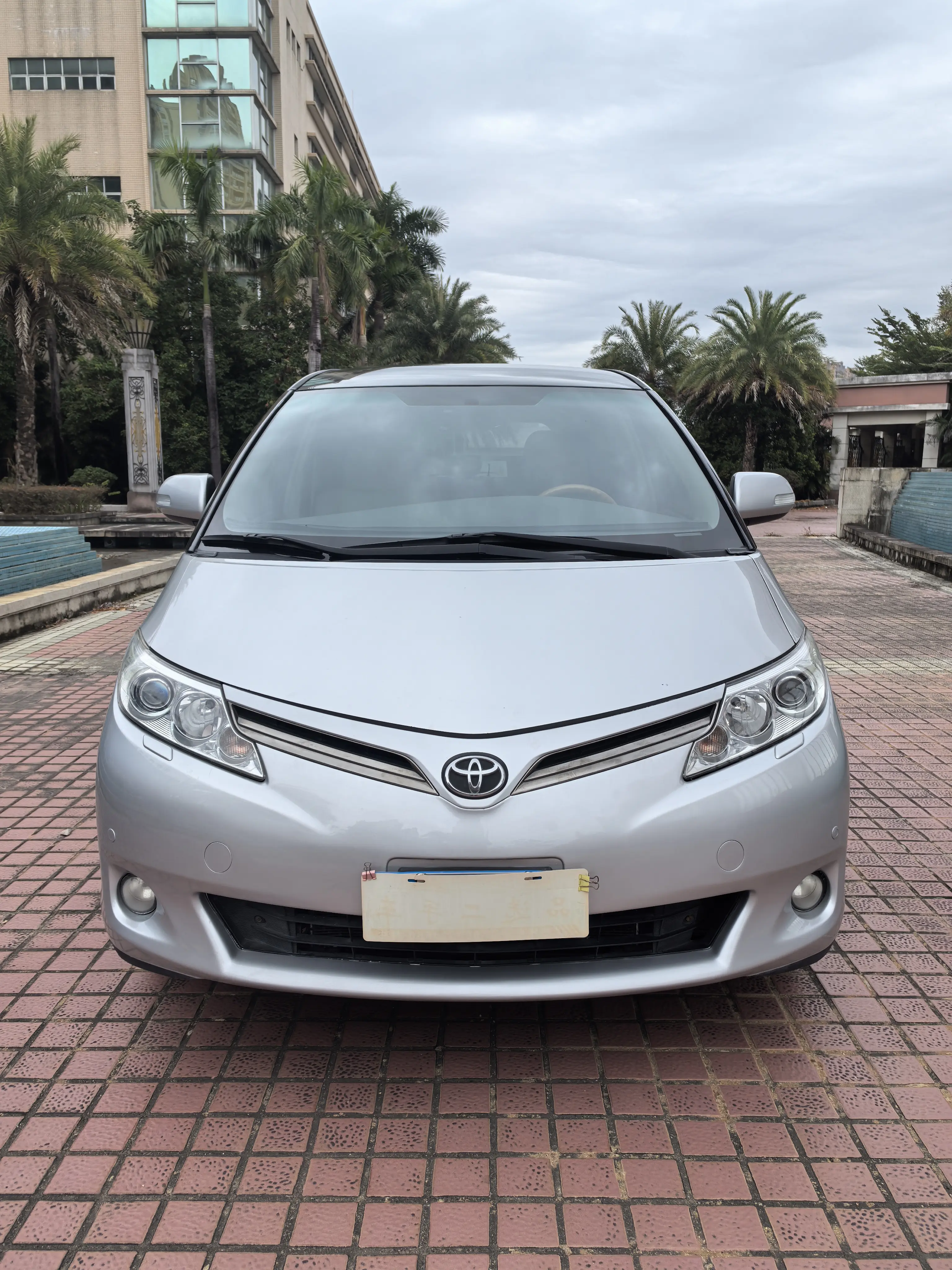 Toyota Previa  из Китая