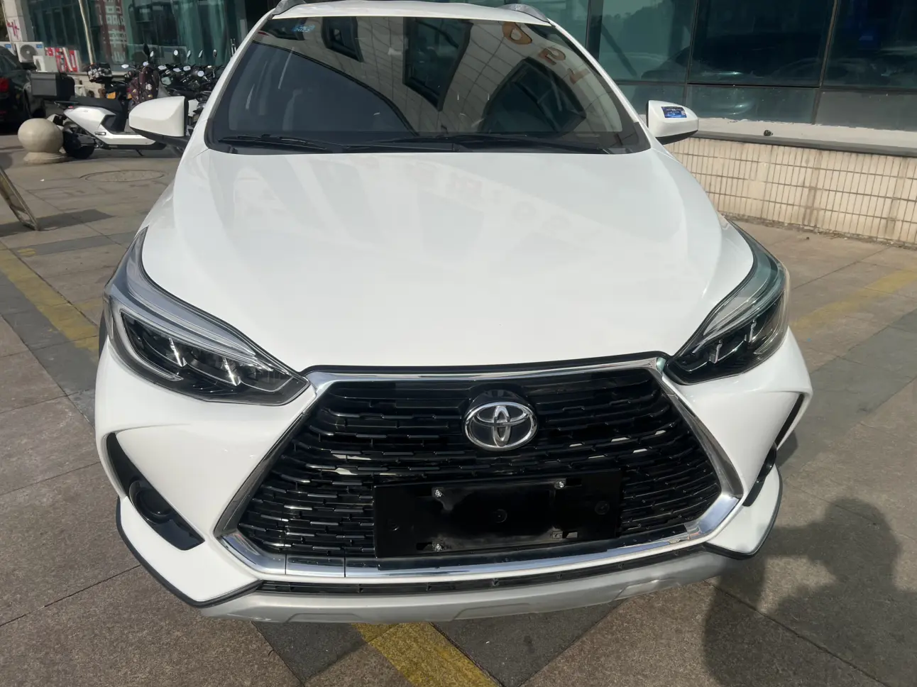 Toyota Yaris L  из Китая