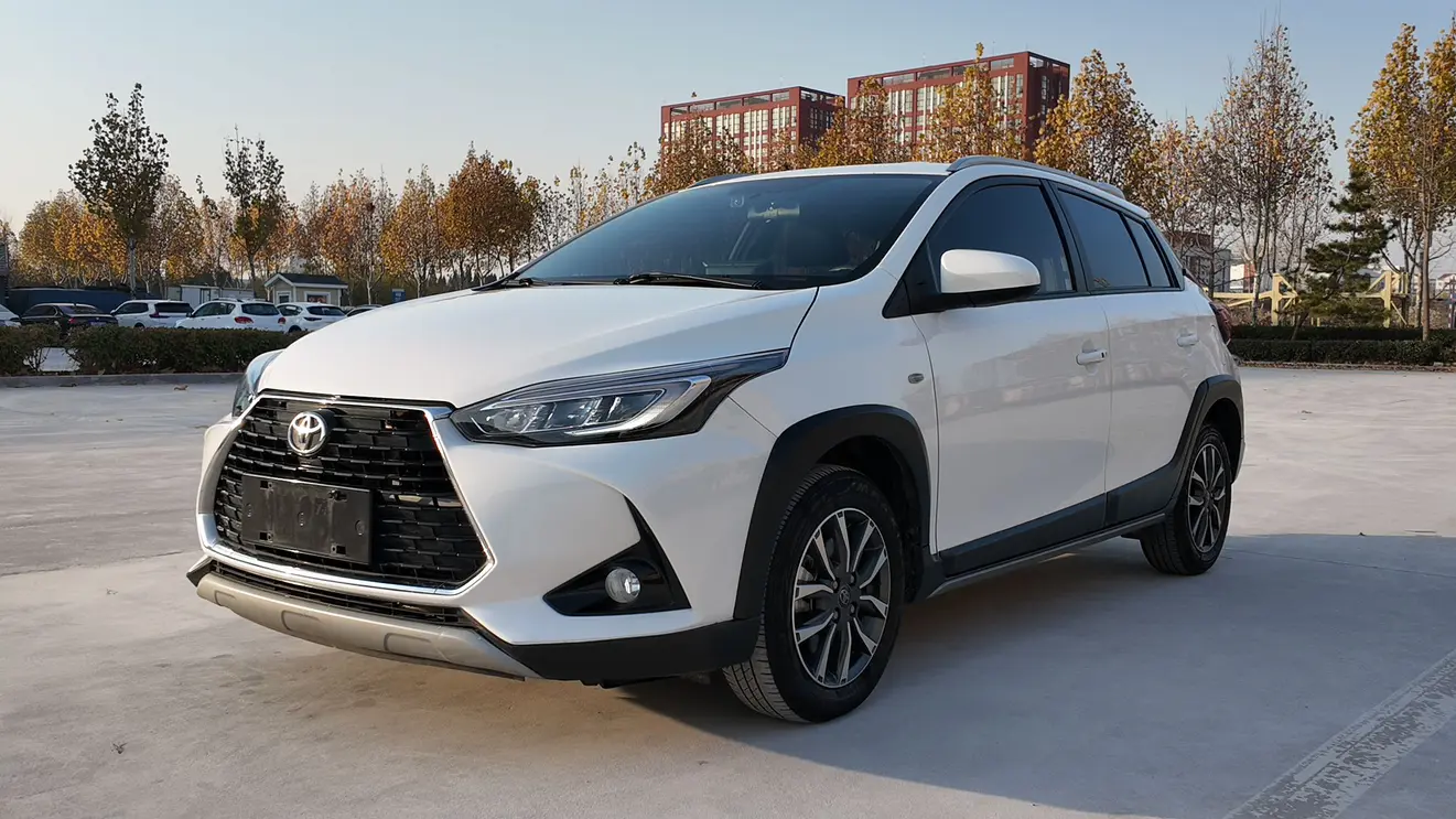 Toyota Yaris L  из Китая