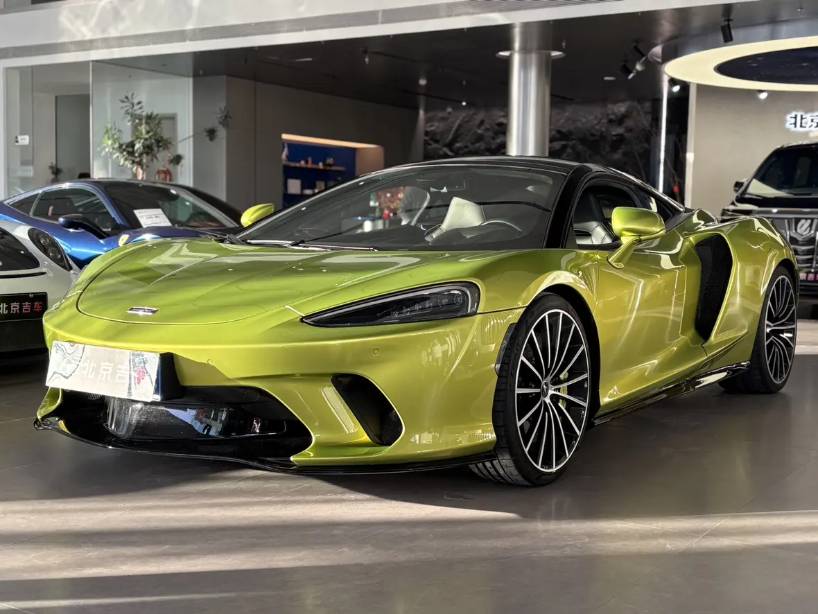 McLaren GT  из Китая
