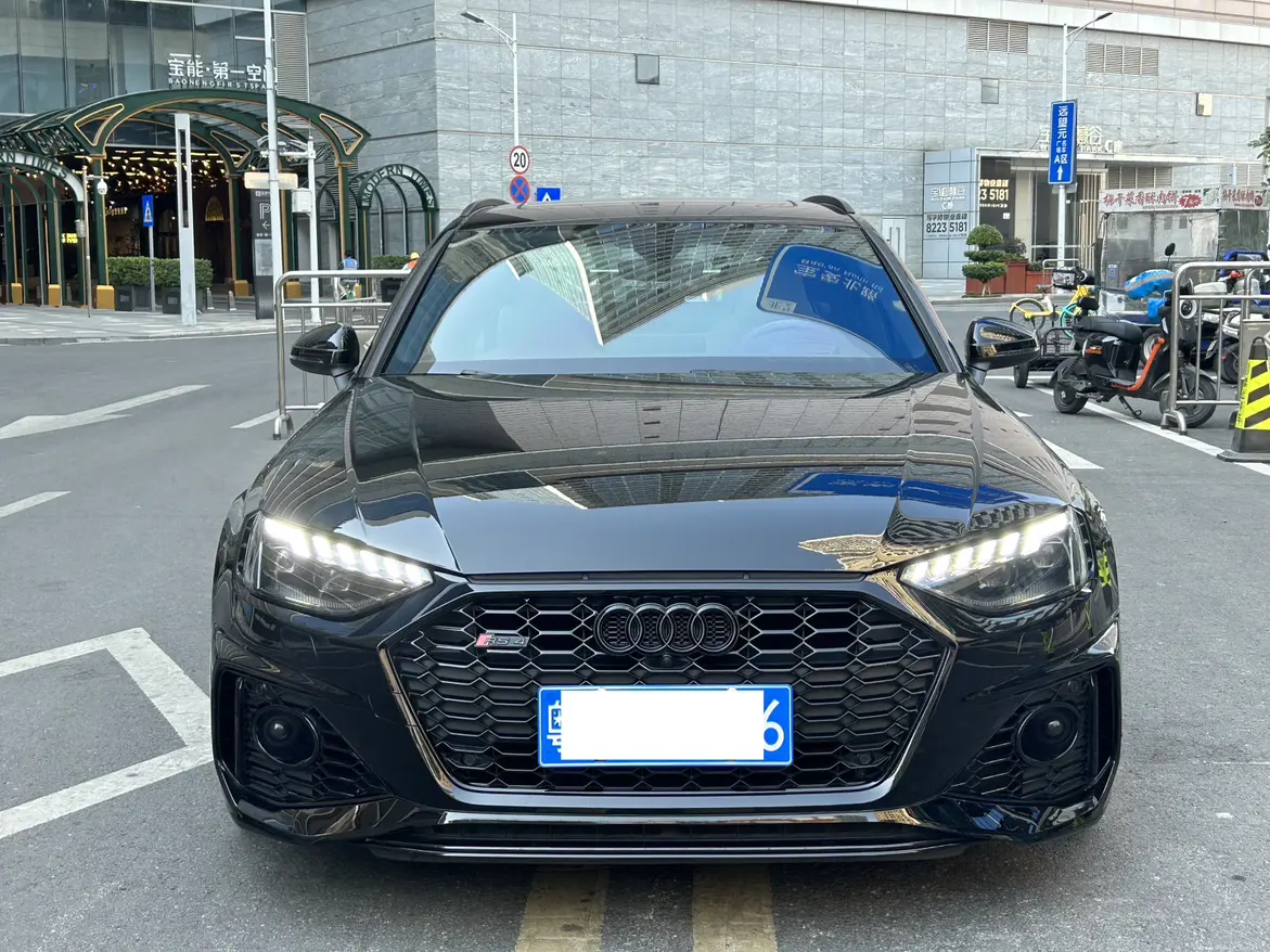 Audi RS 4  из Китая