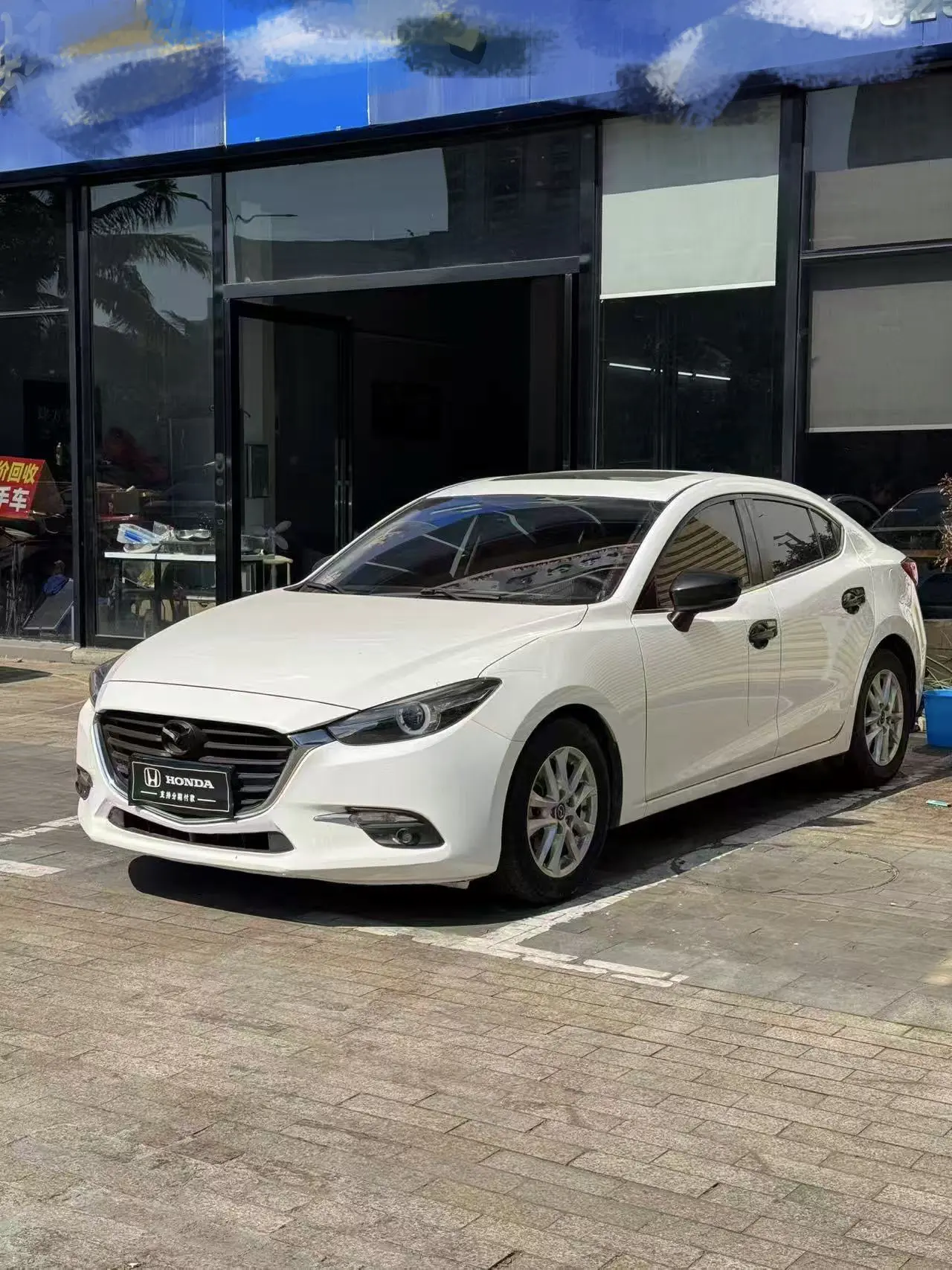 Mazda Axela (Mazda3)  из Китая