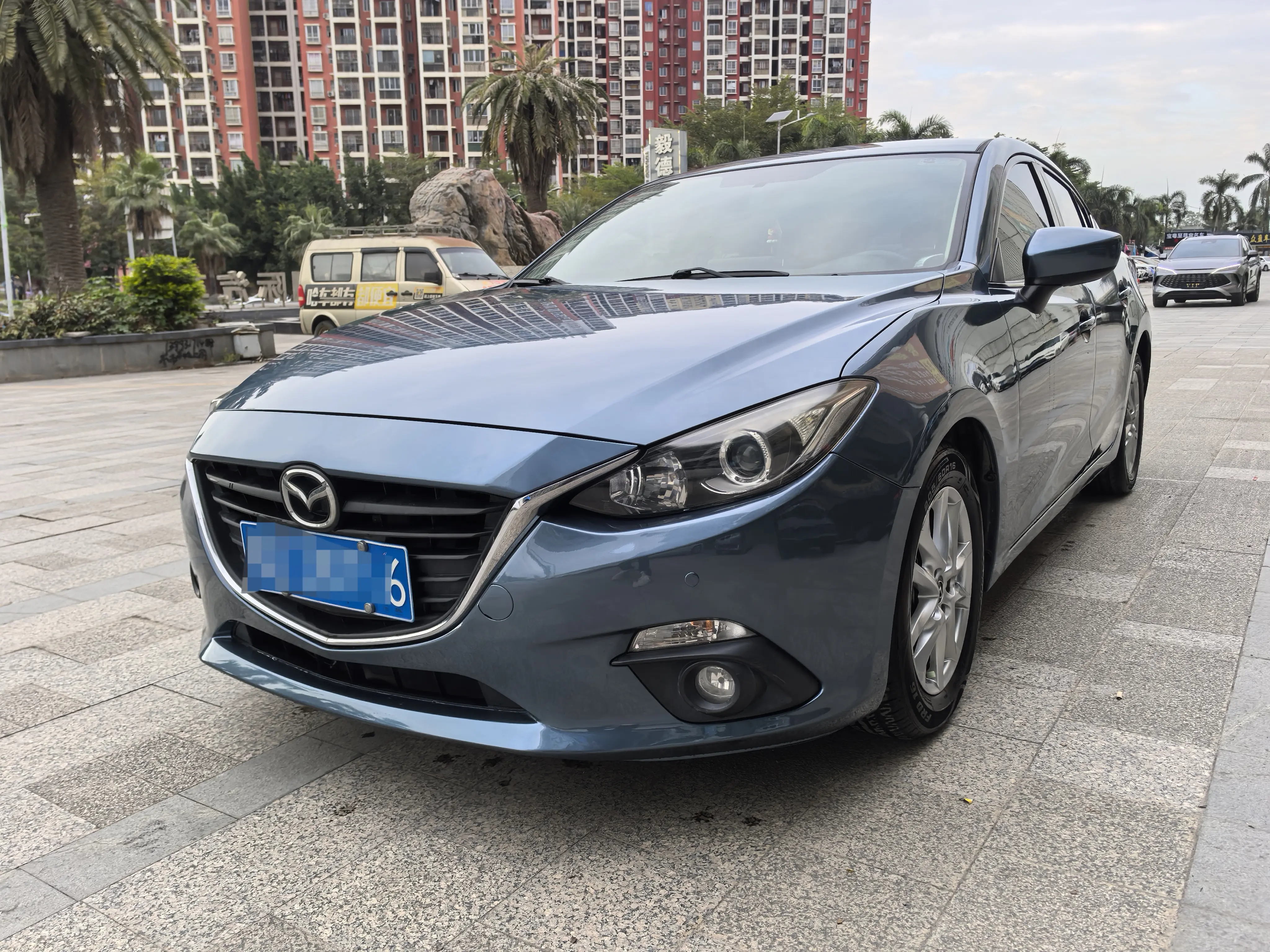 Mazda Axela (Mazda3)  из Китая