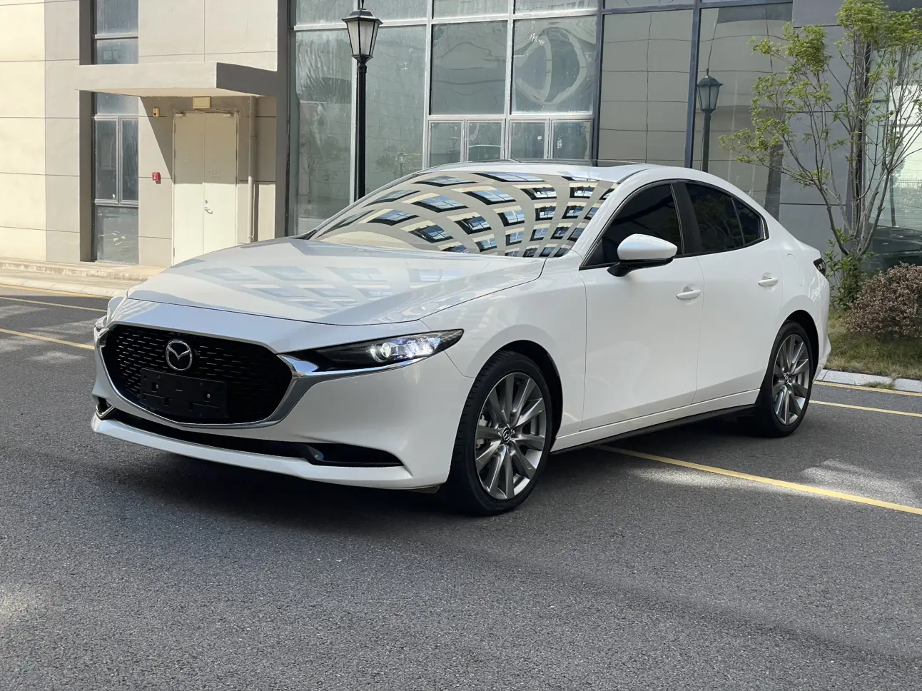 Mazda Axela (Mazda3)  из Китая