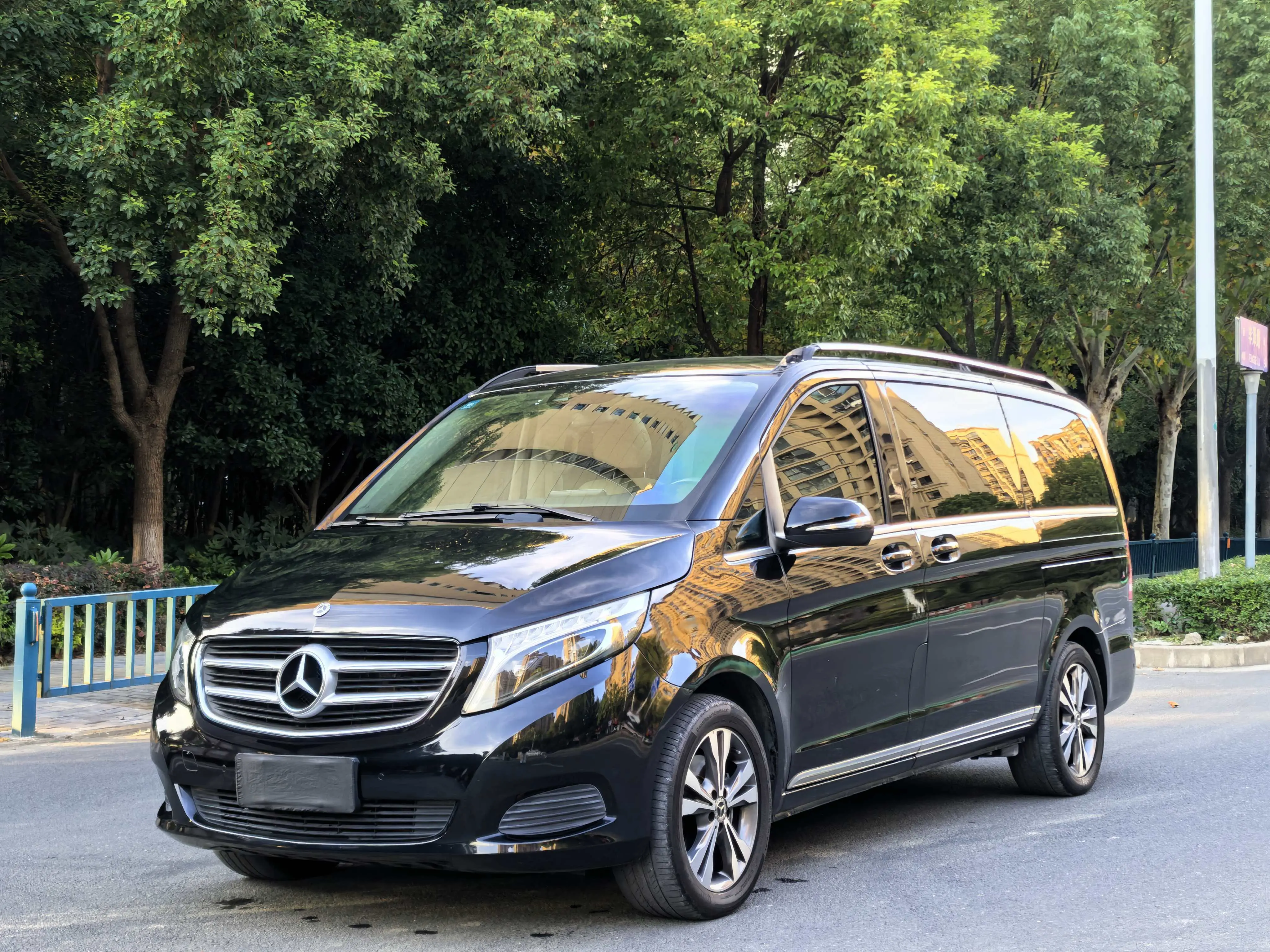 Mercedes-Benz Mercedes Benz V Class  из Китая