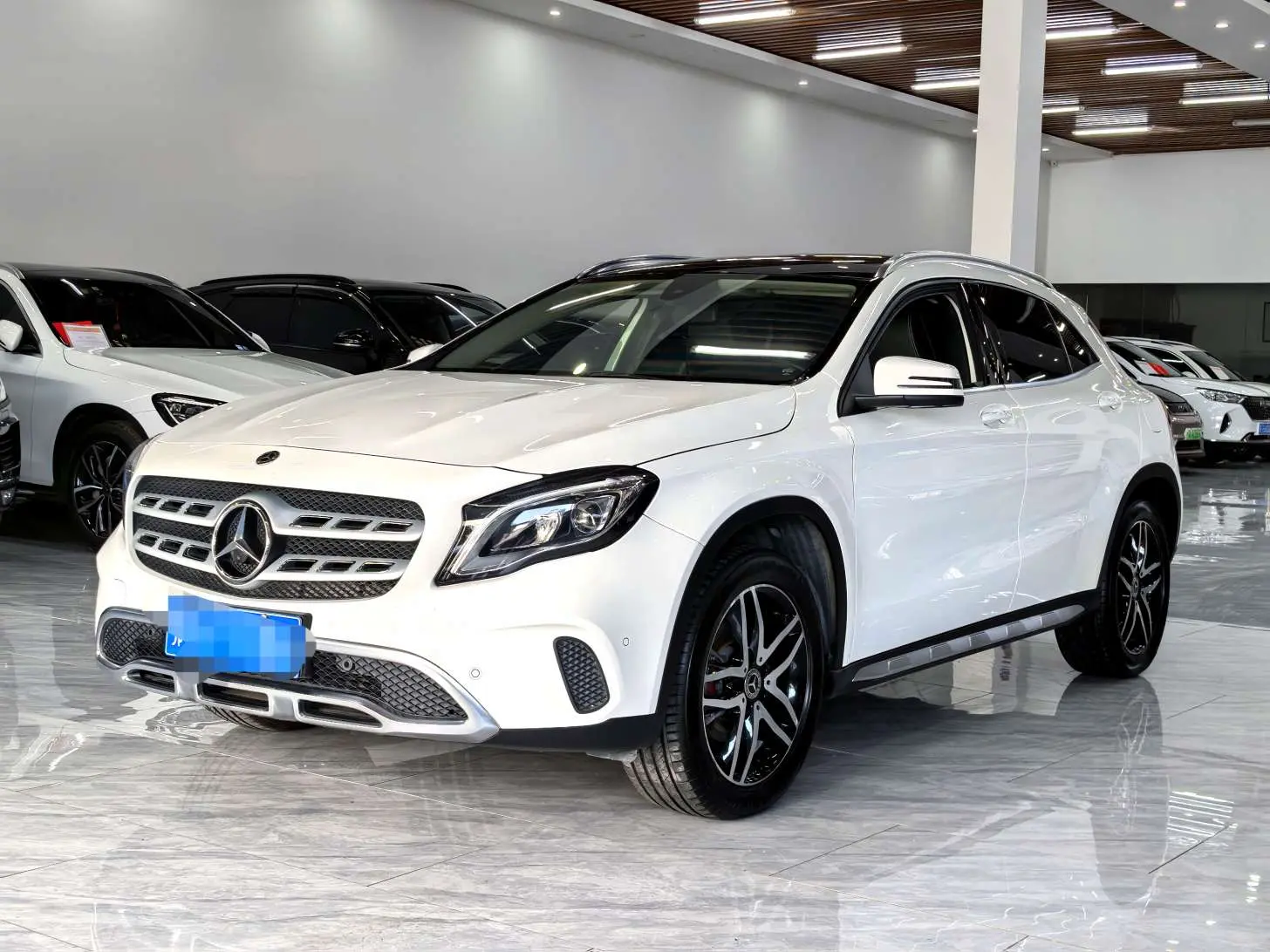 Mercedes-Benz GLA  из Китая