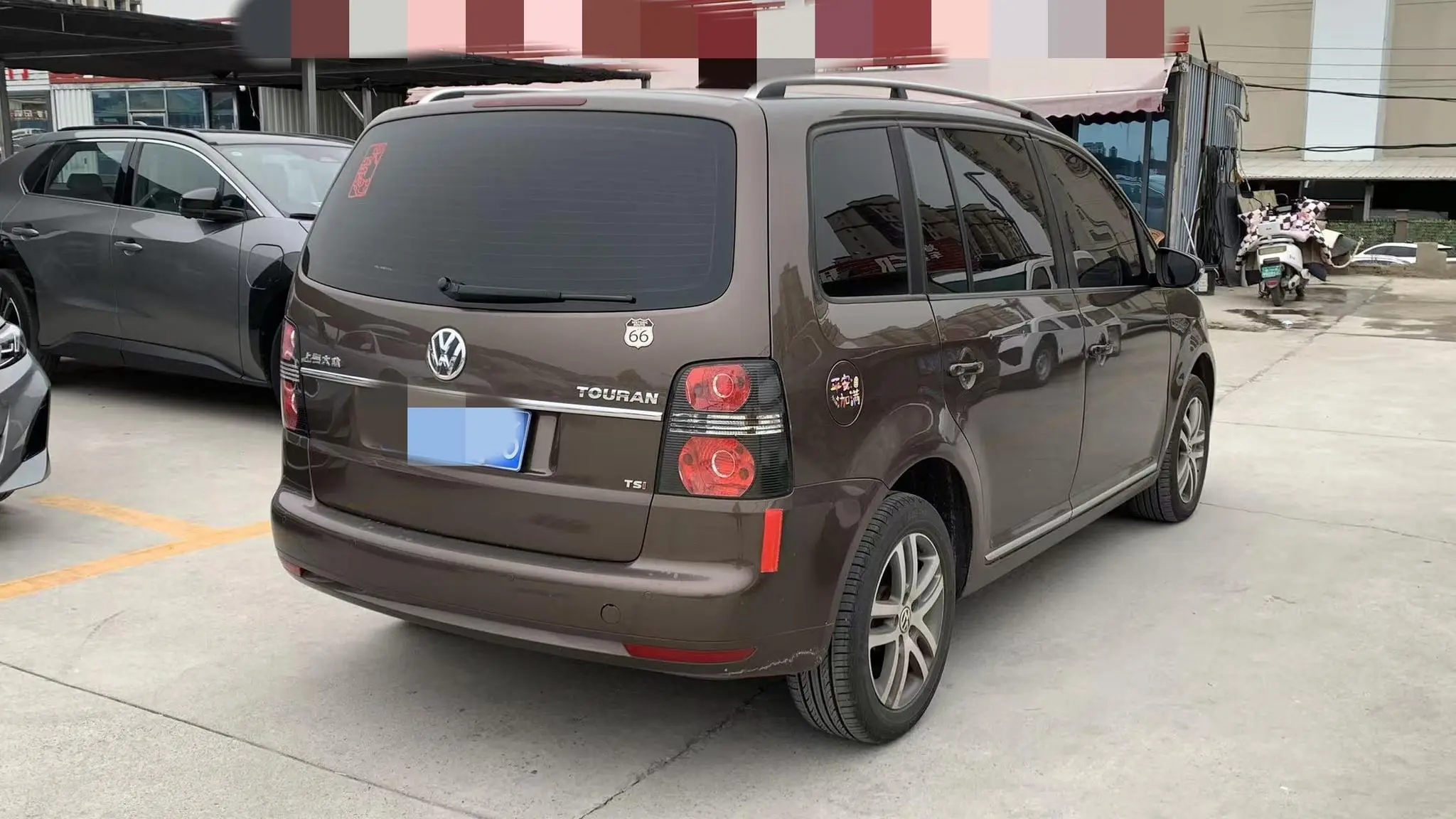 Volkswagen Touran  из Китая