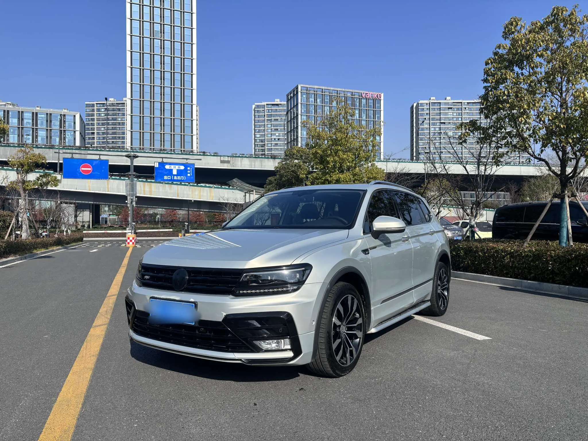 Volkswagen Tiguan L  из Китая
