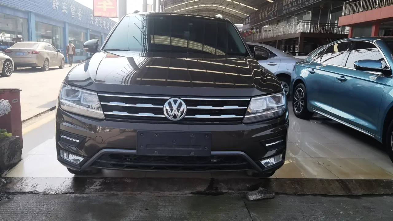Volkswagen Tiguan L  из Китая