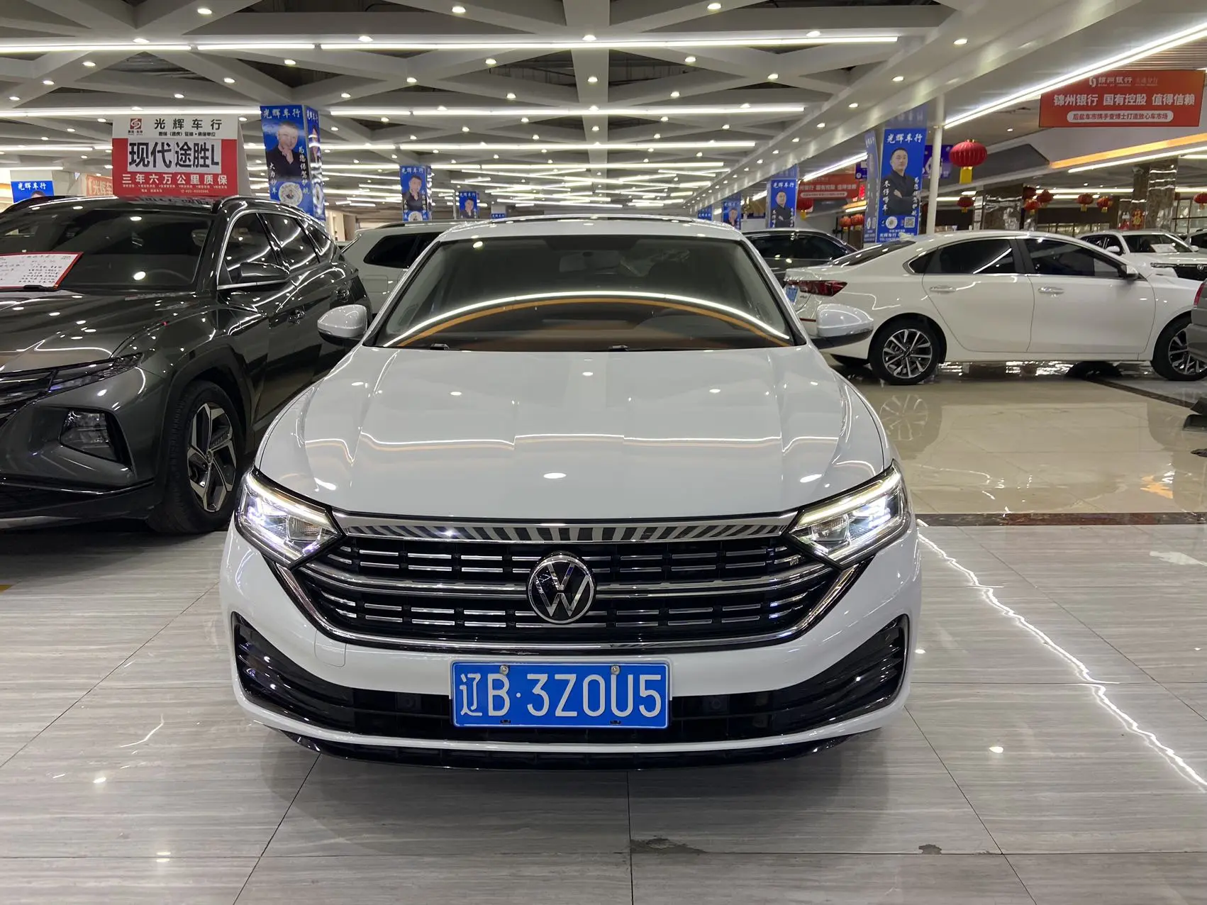 Volkswagen Sagitar  из Китая