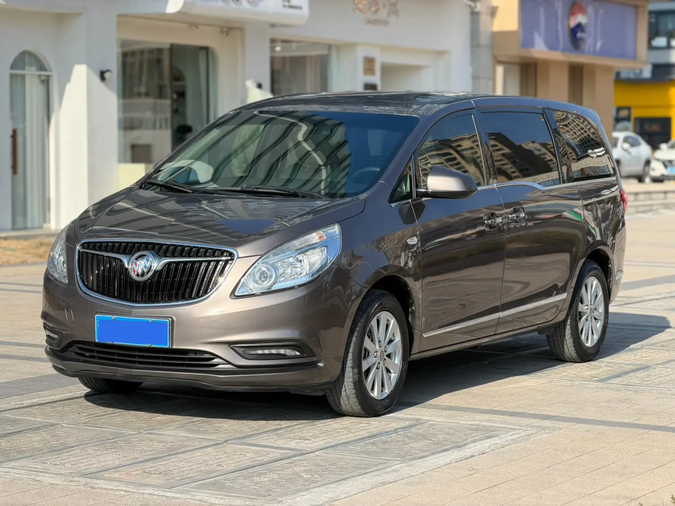 Buick GL8  из Китая
