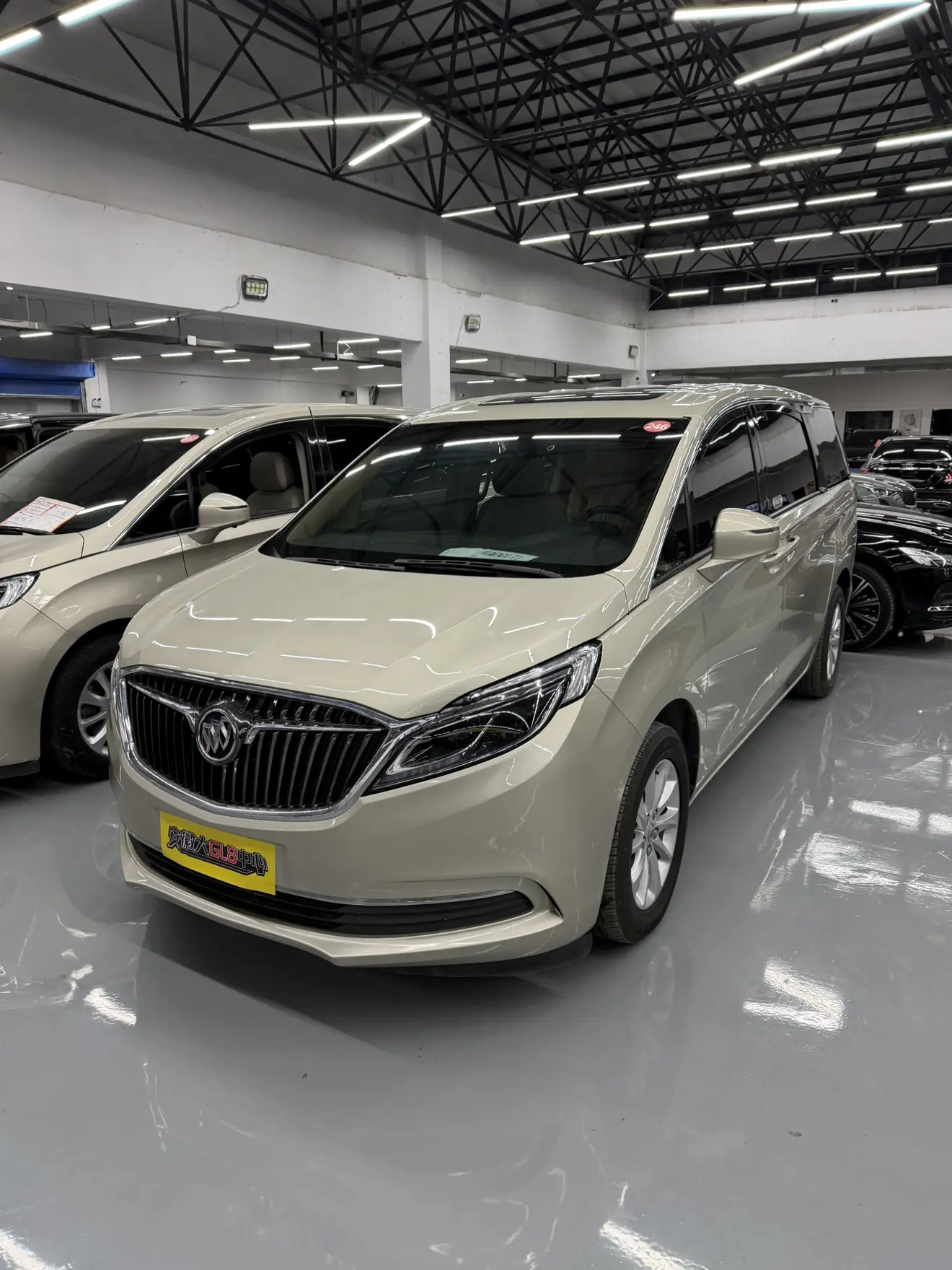 Buick GL8  из Китая