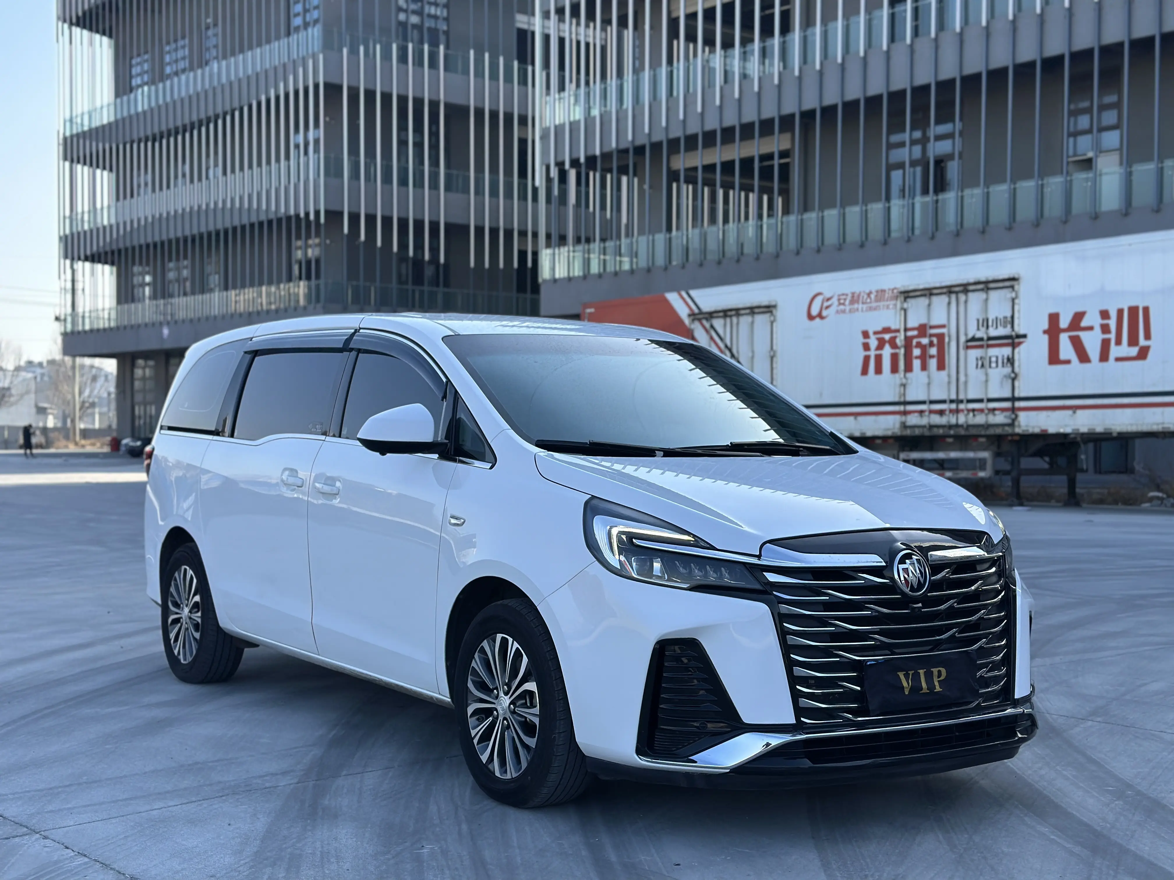 Buick GL8  из Китая